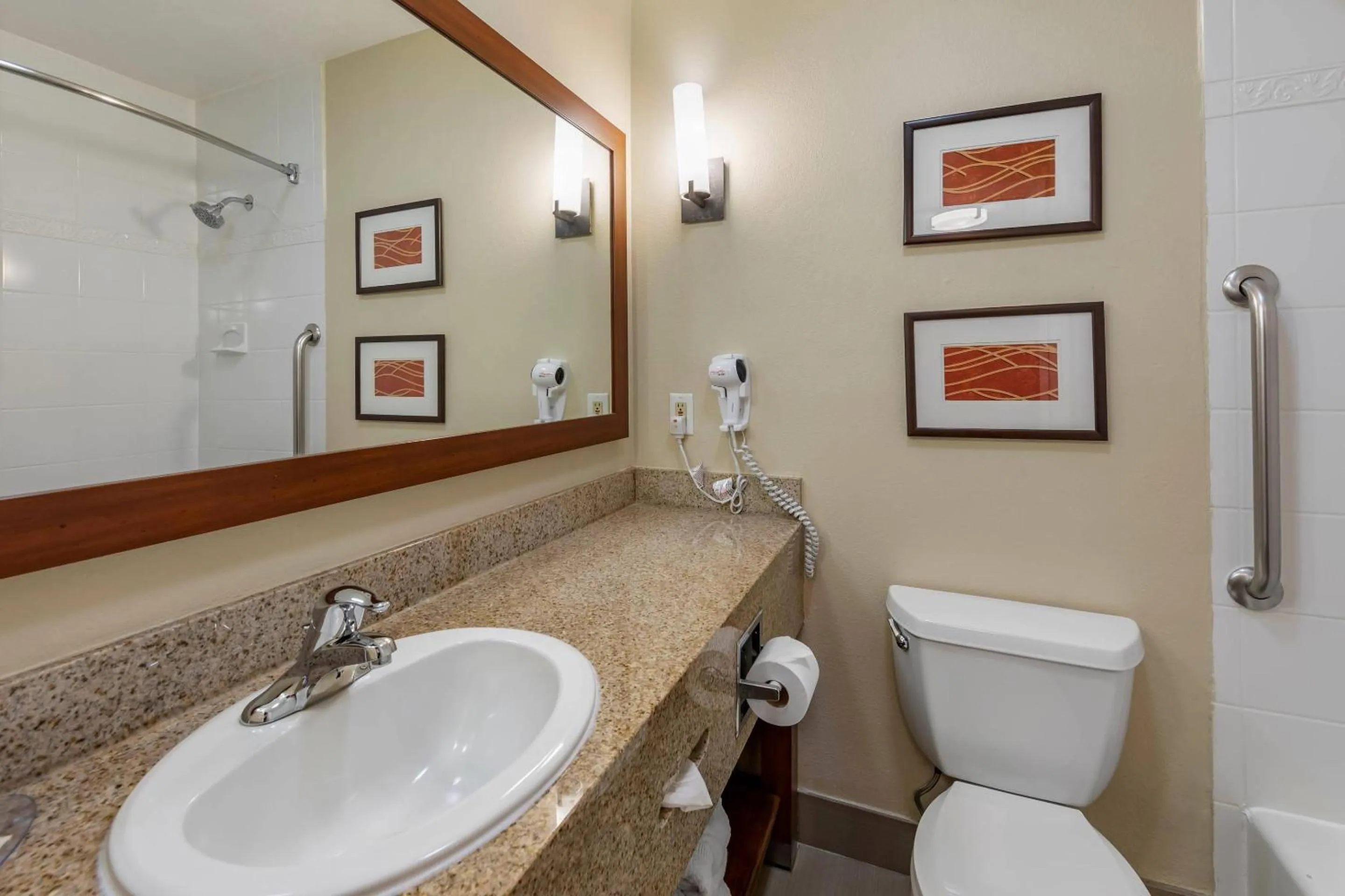 Bedroom in Comfort Inn & Suites Ventura Beach