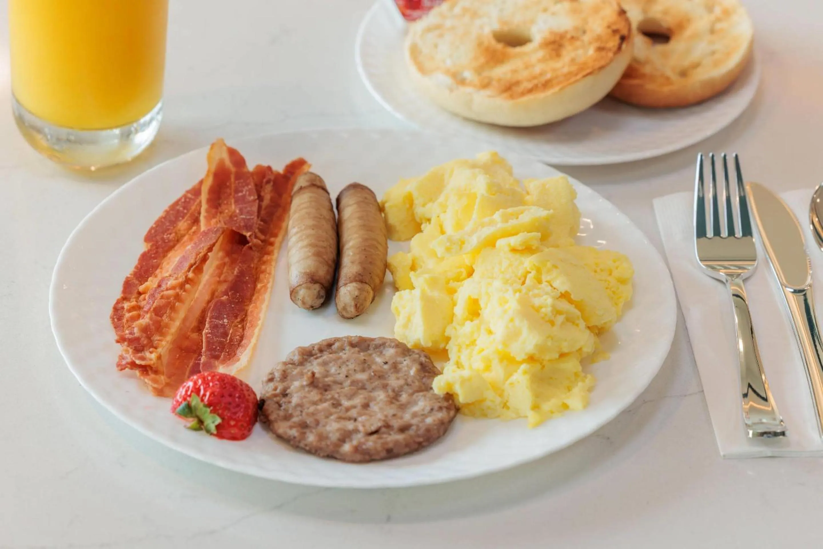 Breakfast in Comfort Inn & Suites Ventura Beach