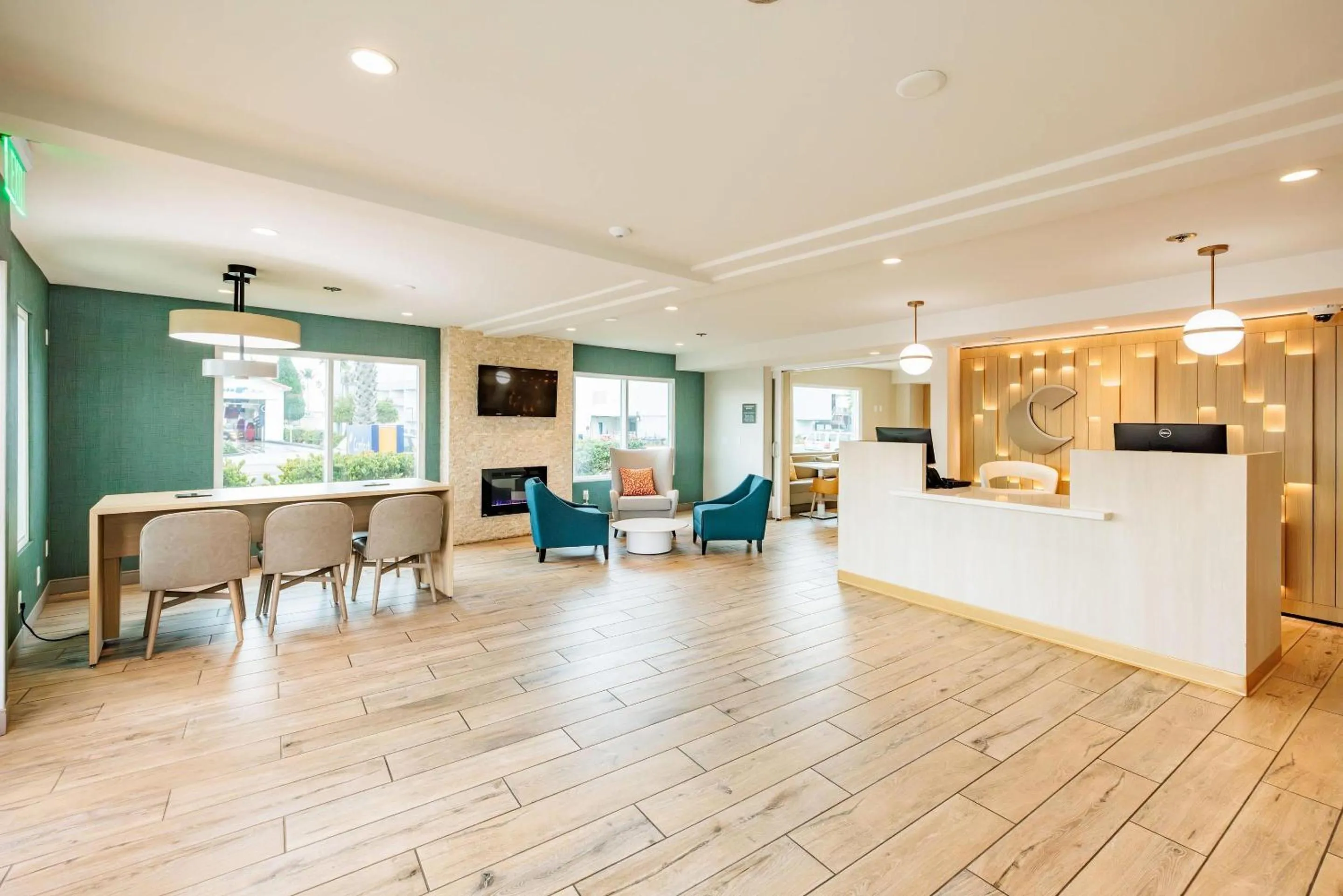 Lobby or reception in Comfort Inn & Suites Ventura Beach