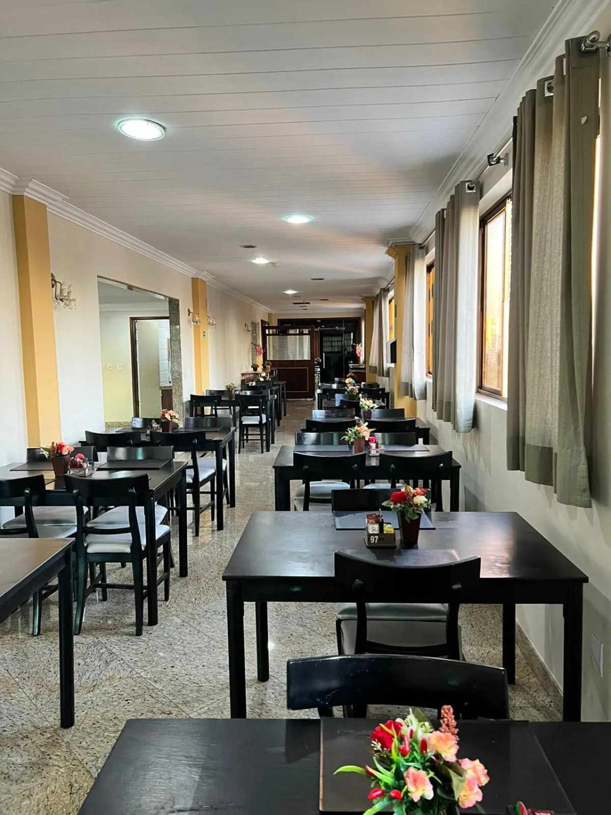 Restaurant/places to eat in Crystal Plaza Hotel Marista