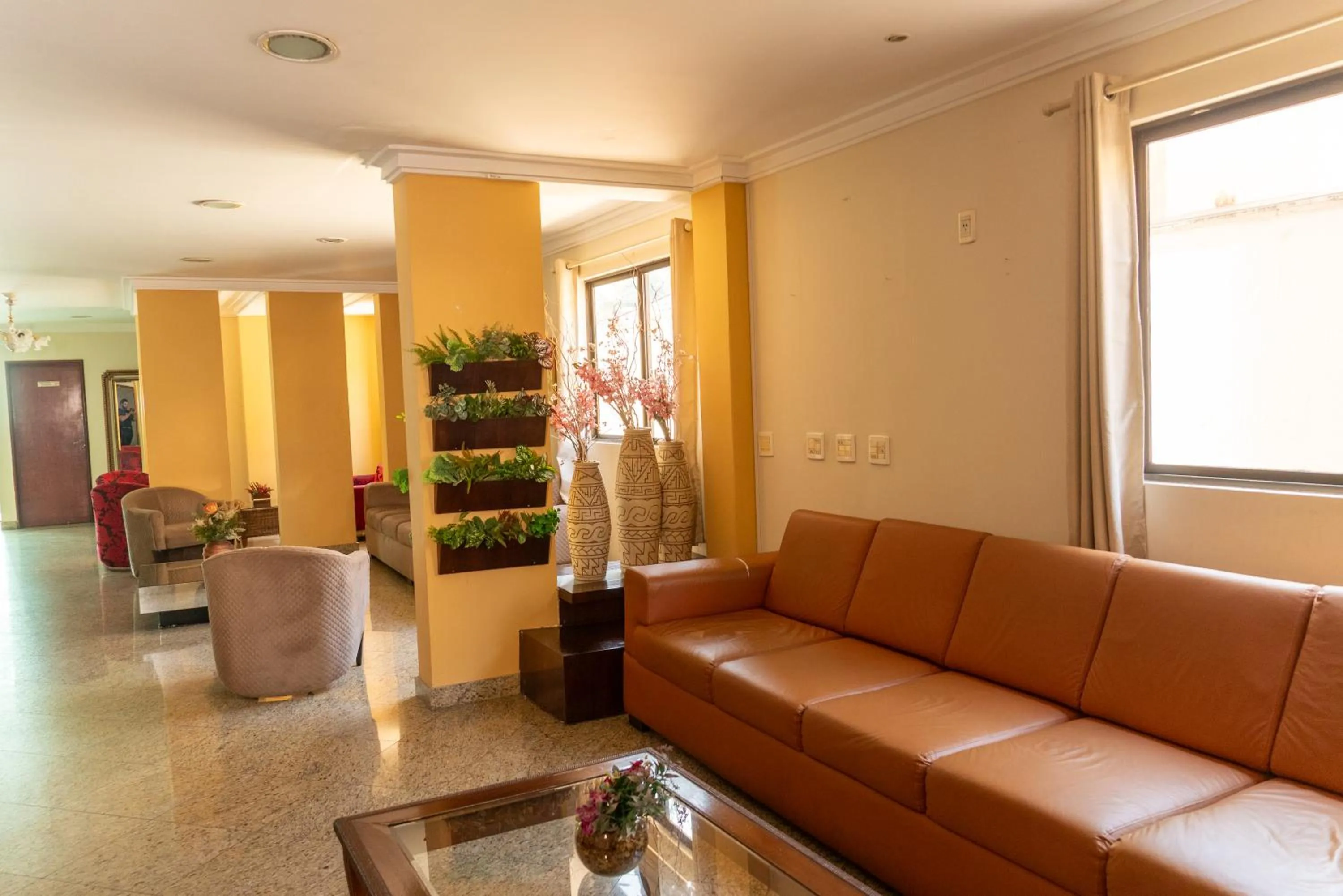 Crystal Plaza Hotel Marista