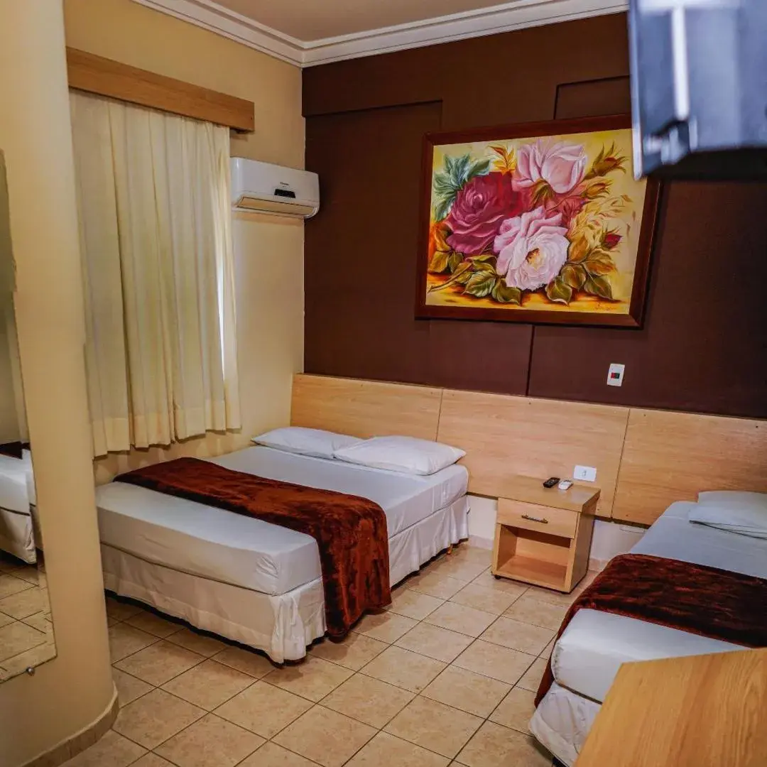 Luxury Triple Room - single occupancy in Crystal Plaza Hotel Marista Luxury Triple Room - single occupancy in Crystal Plaza Hotel Marista