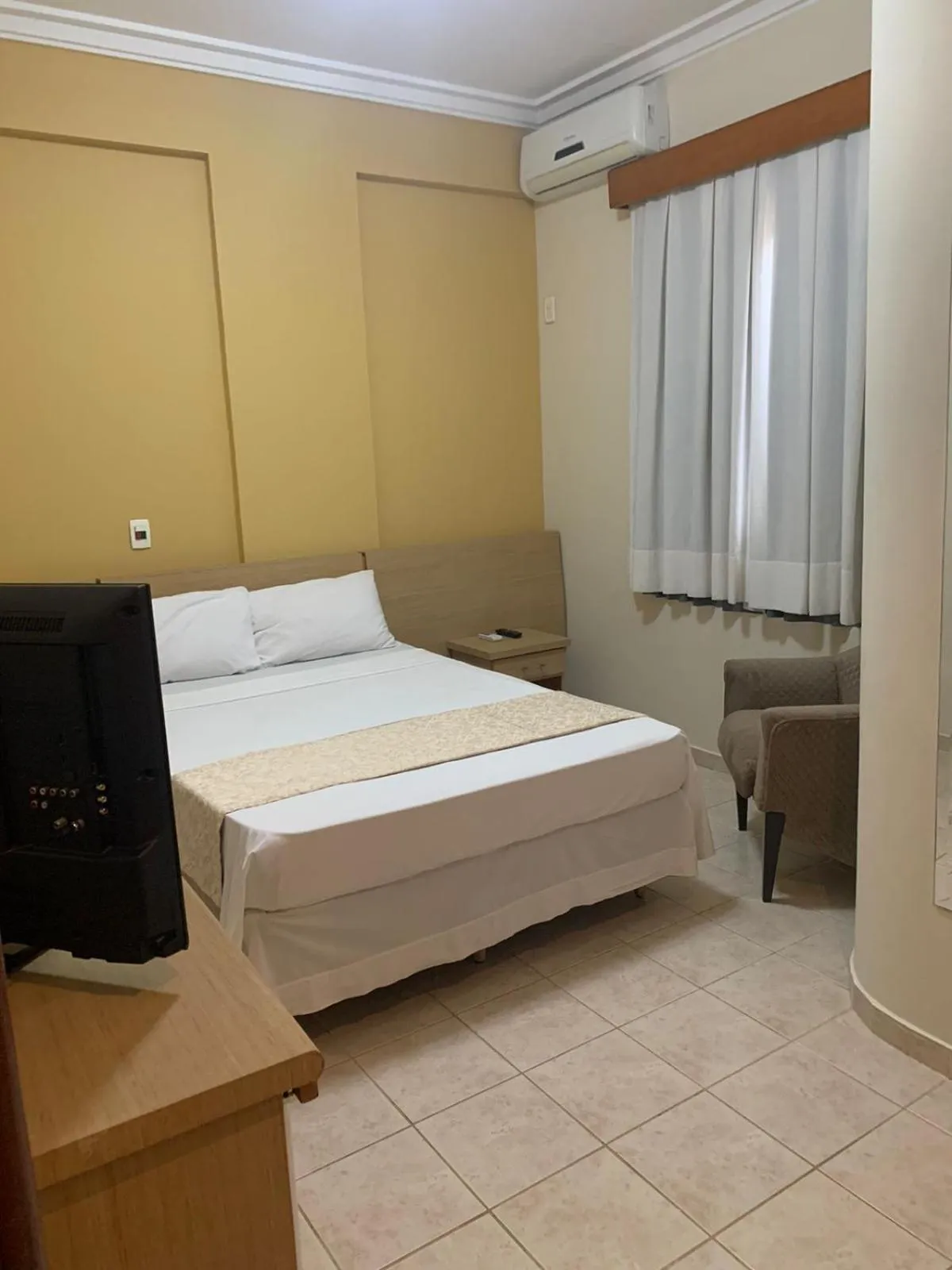 Bed in Crystal Plaza Hotel Marista