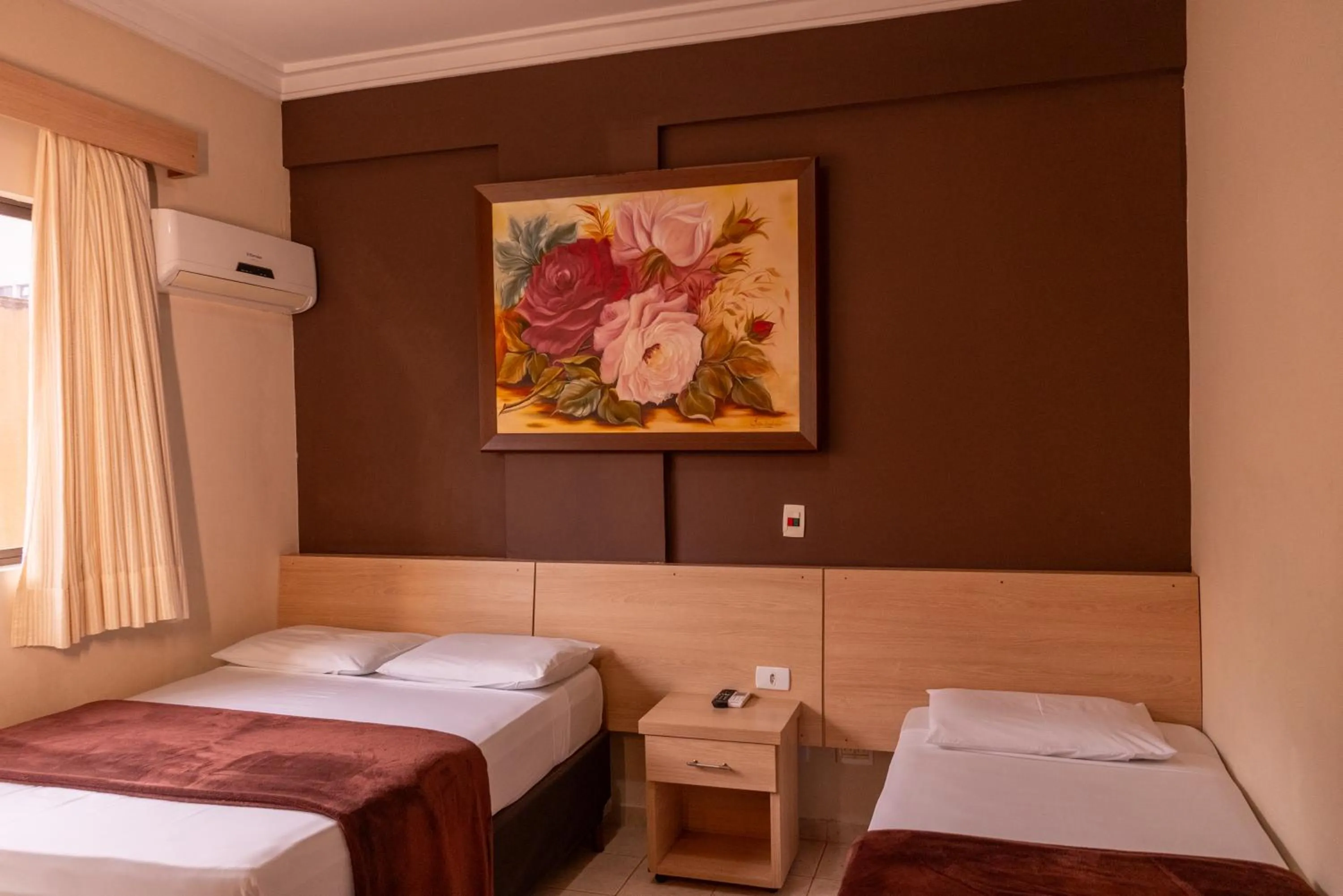 Bed in Crystal Plaza Hotel Marista