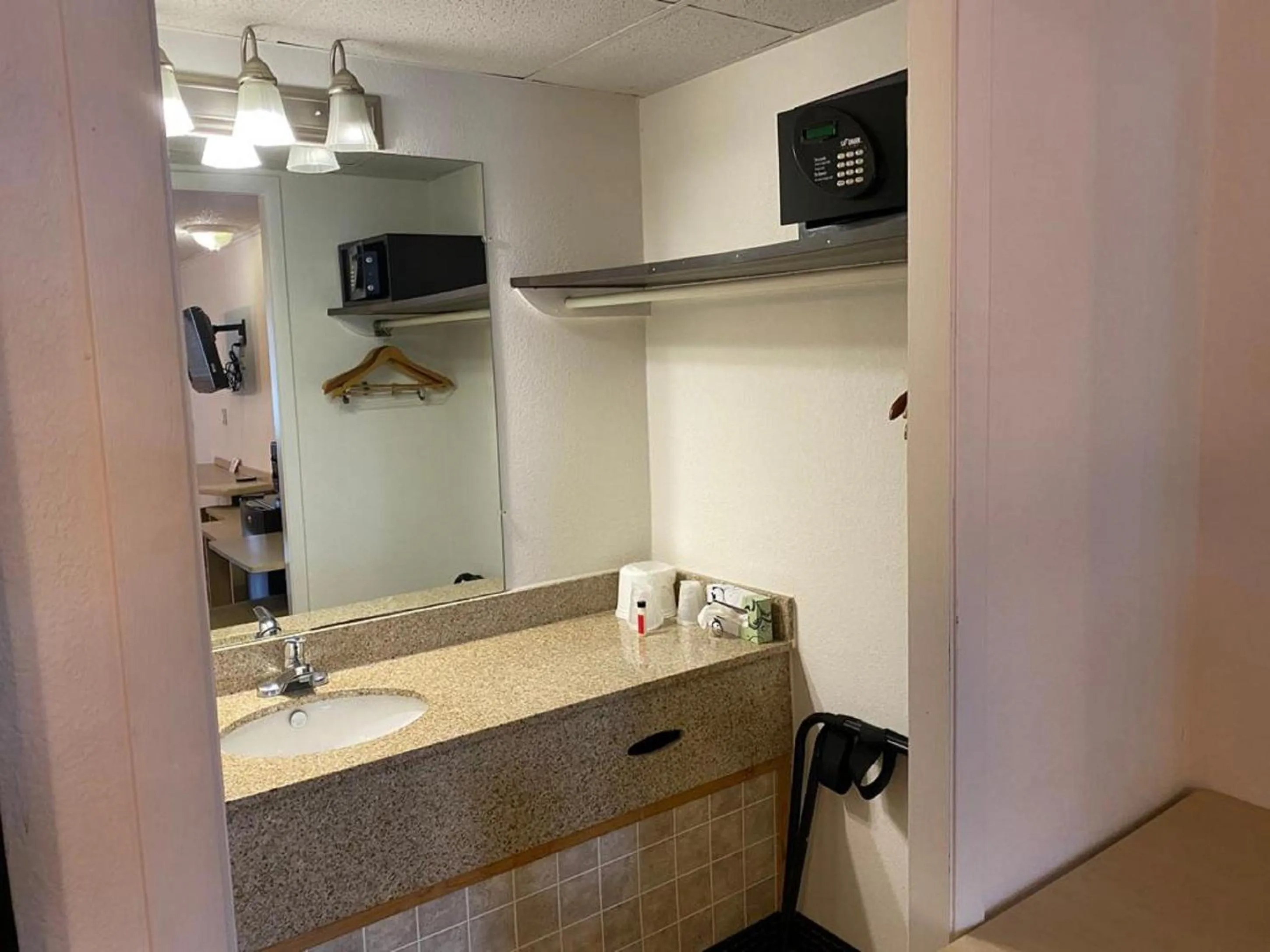 Bathroom in FairBridge Inn Express London