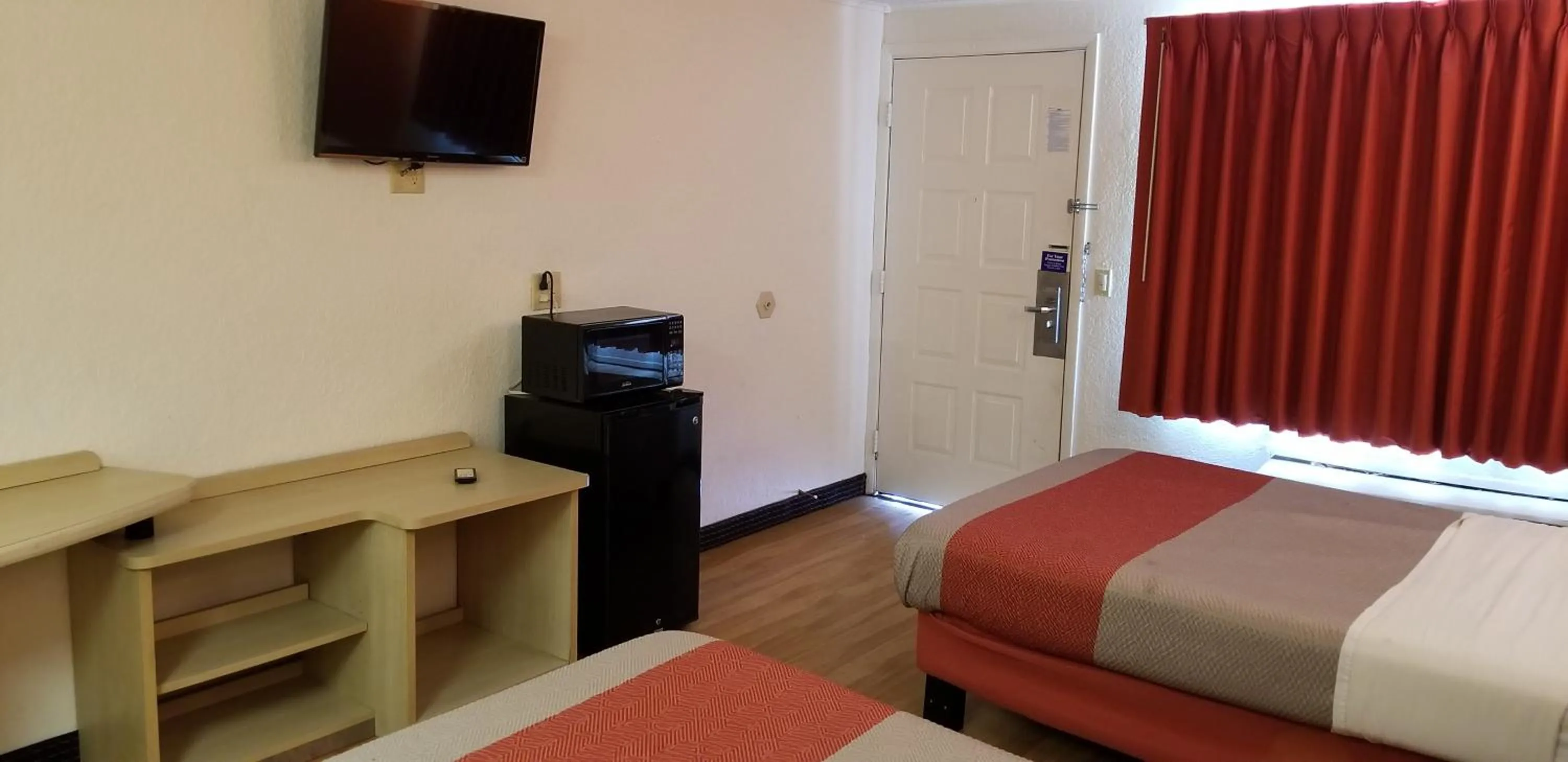 TV and multimedia, Bed in FairBridge Inn Express London