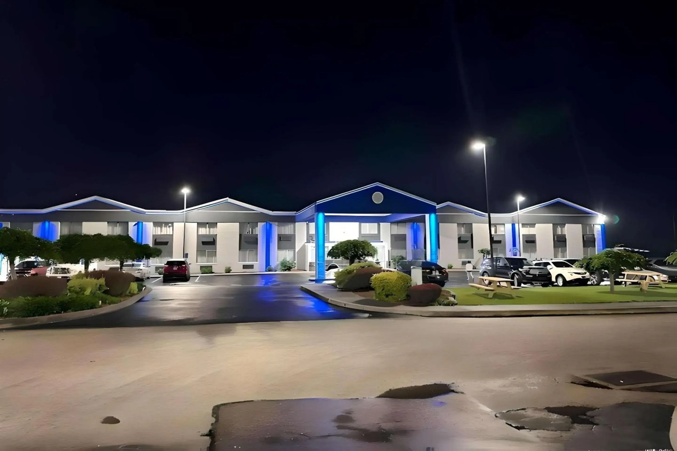 Property building in Remembrance Inn Property building in Remembrance Inn