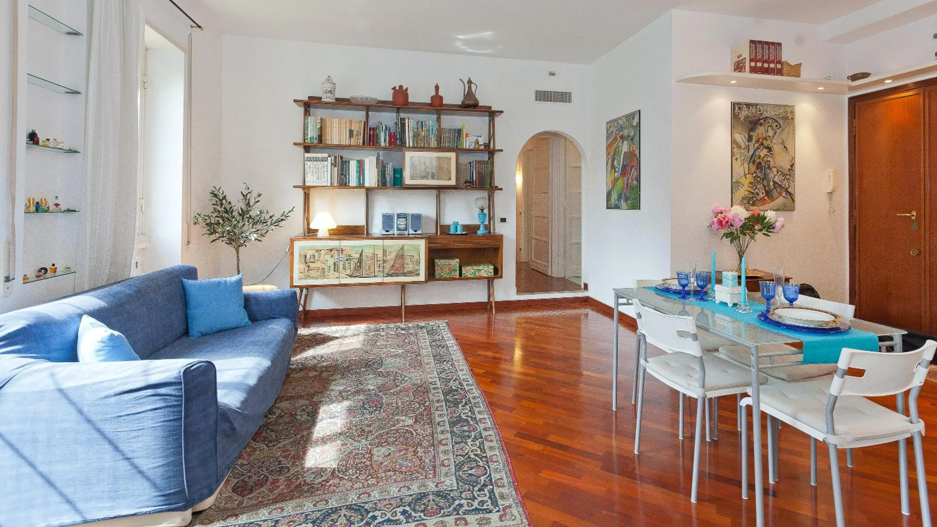 Living room in Pateras Flower-Rental in Rome