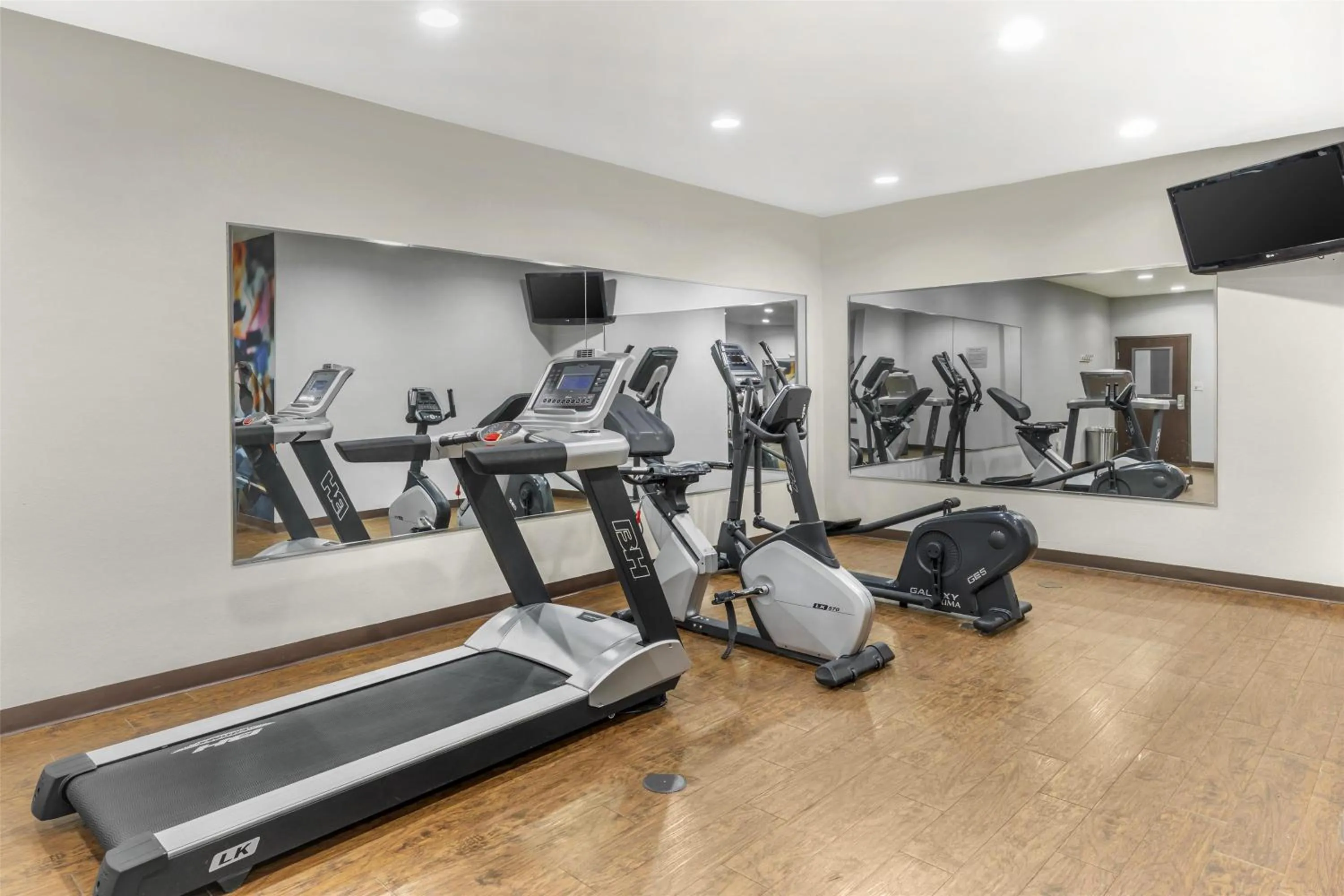Fitness centre/facilities in Best Western Plus Fort Worth Forest Hill Inn & Suites