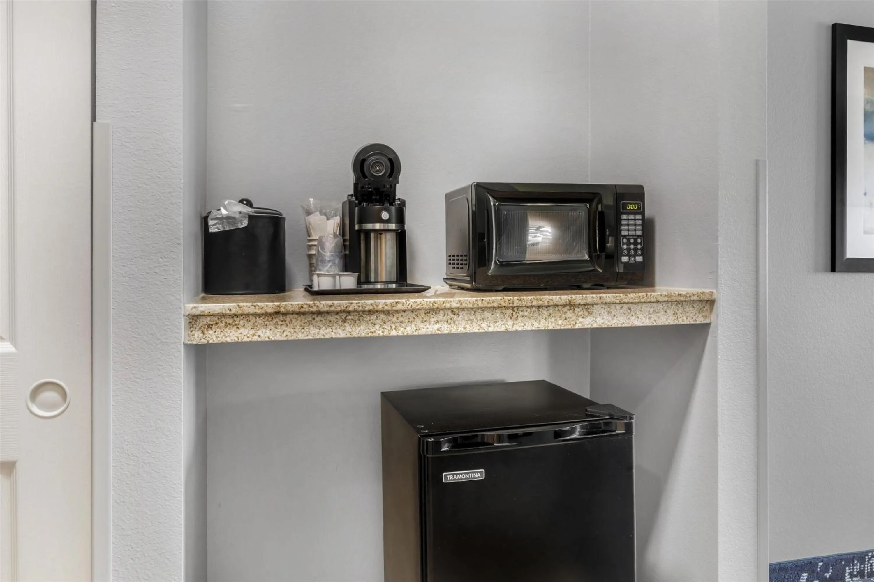 Bedroom in Best Western Plus Fort Worth Forest Hill Inn & Suites