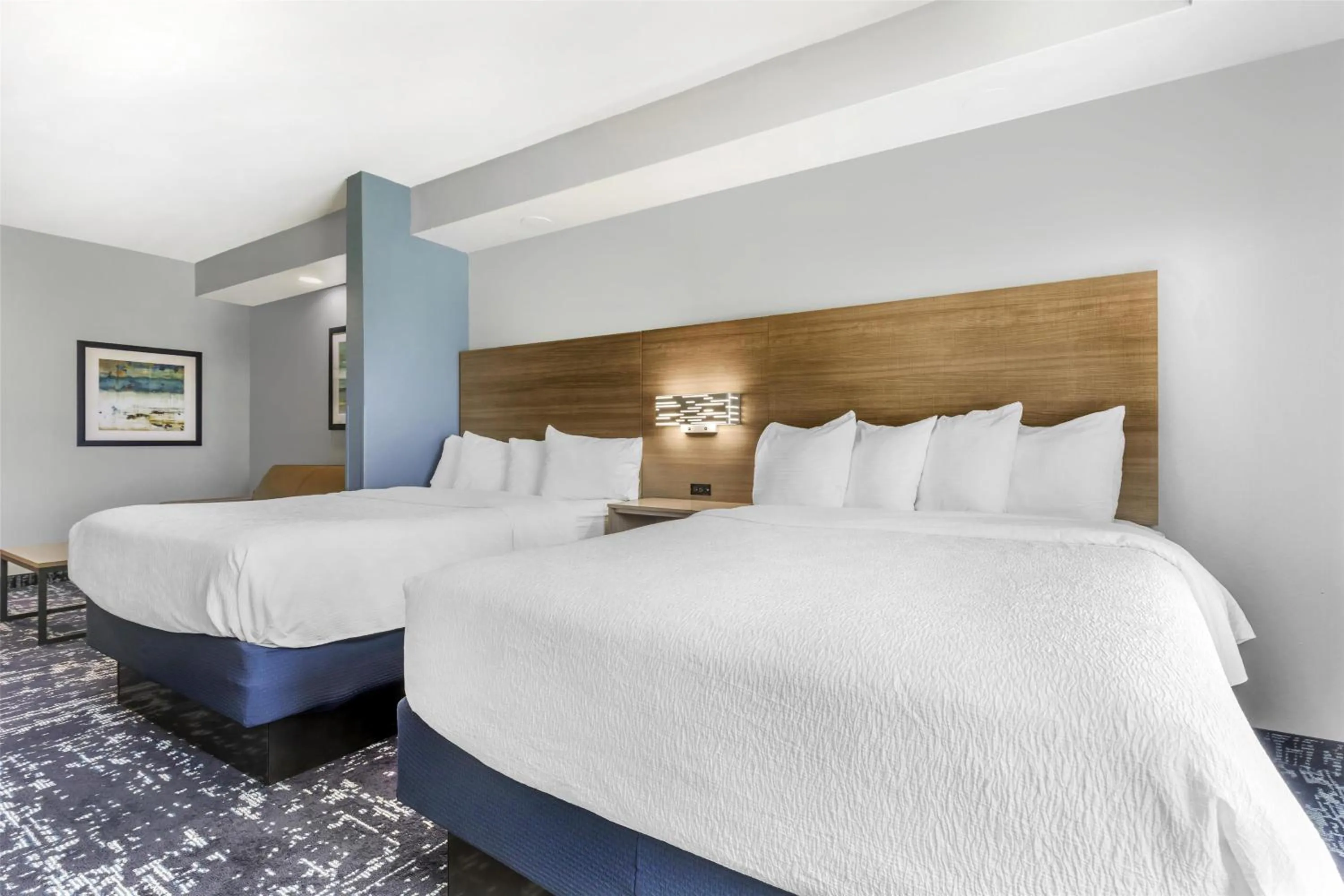 Photo of the whole room, Bed in Best Western Plus Fort Worth Forest Hill Inn & Suites