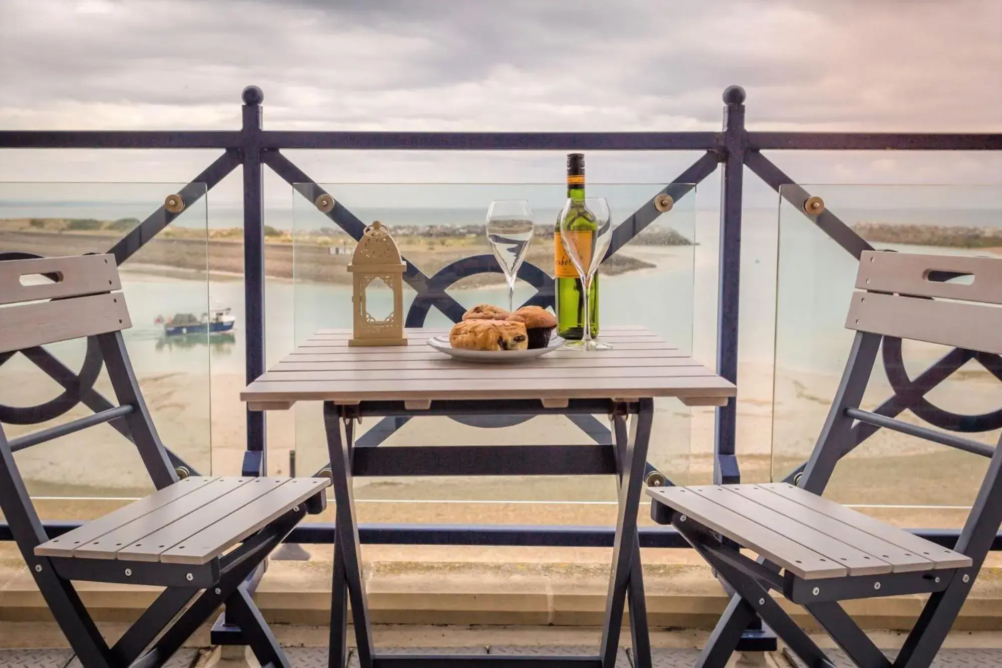 Seaviews Sovereign Harbour - adults-only apartment Seaviews Sovereign Harbour - adults-only apartment