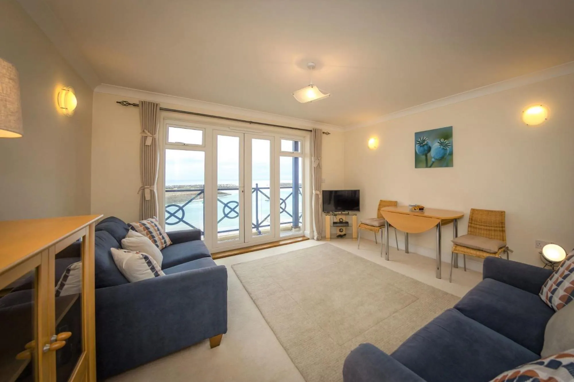 Seaviews Sovereign Harbour - adults-only apartment