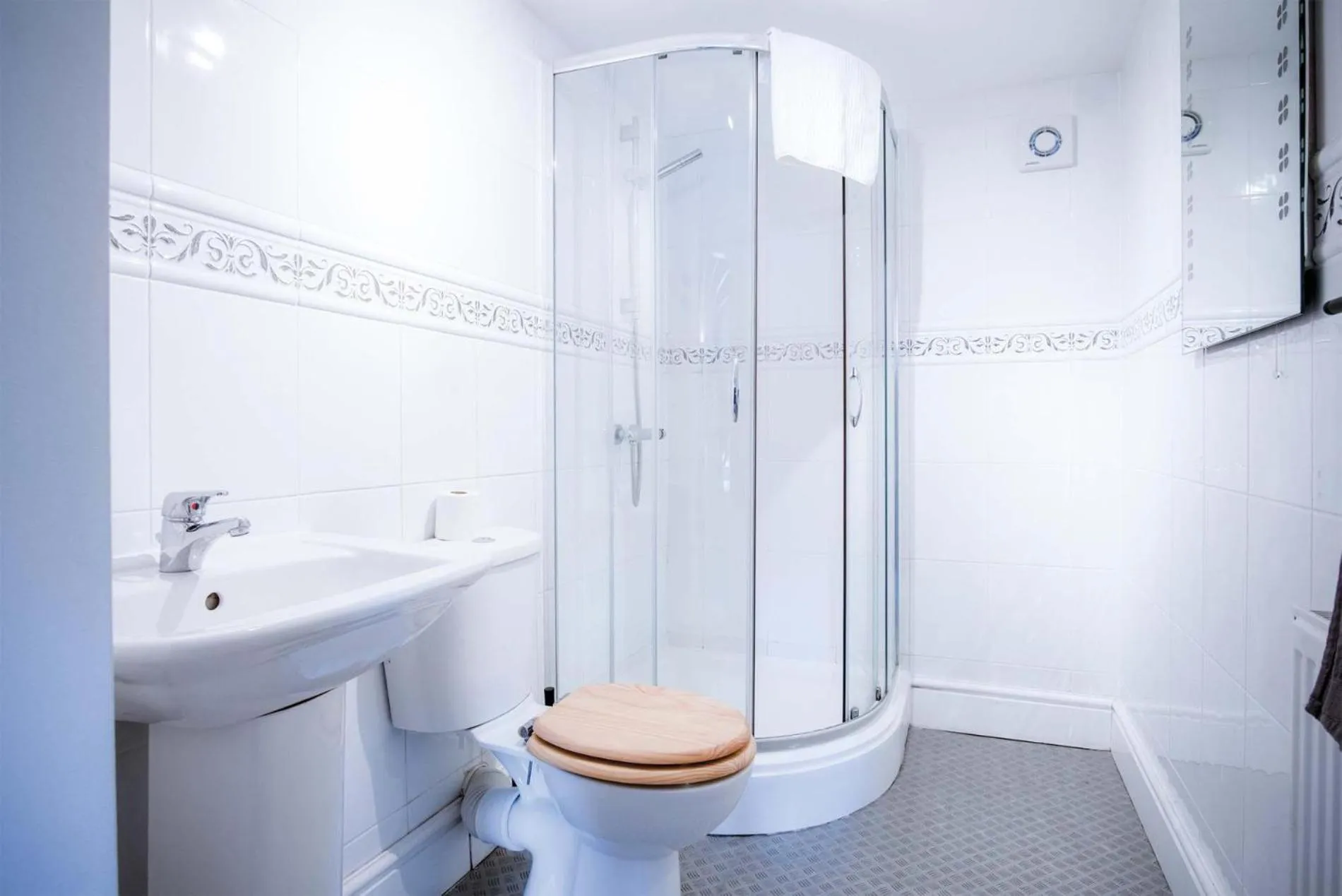 Floor plan in Angle Adventures - 4 Bedroom Cottage - Angle