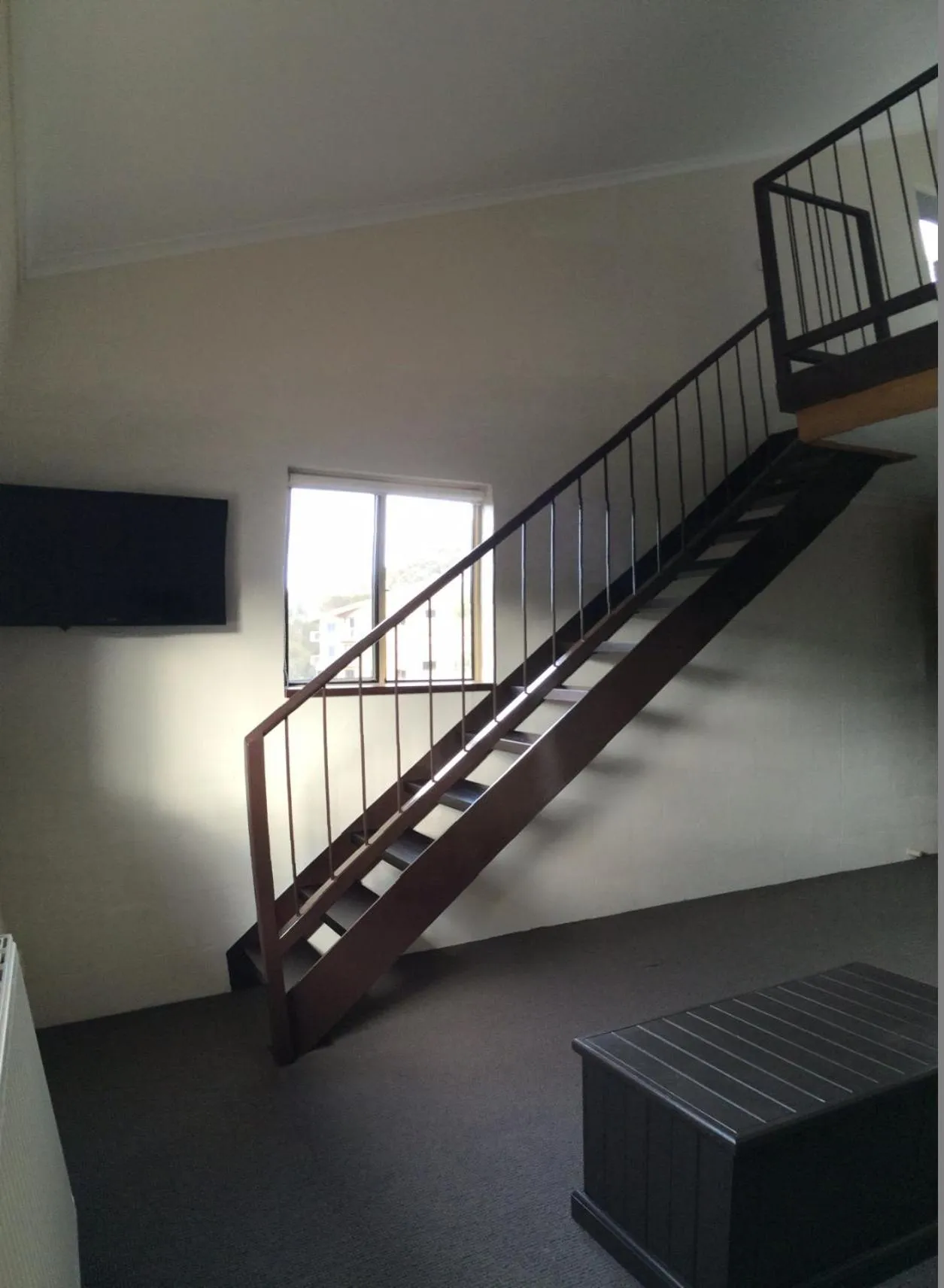 Photo of the whole room in Summit Ridge Alpine Lodge