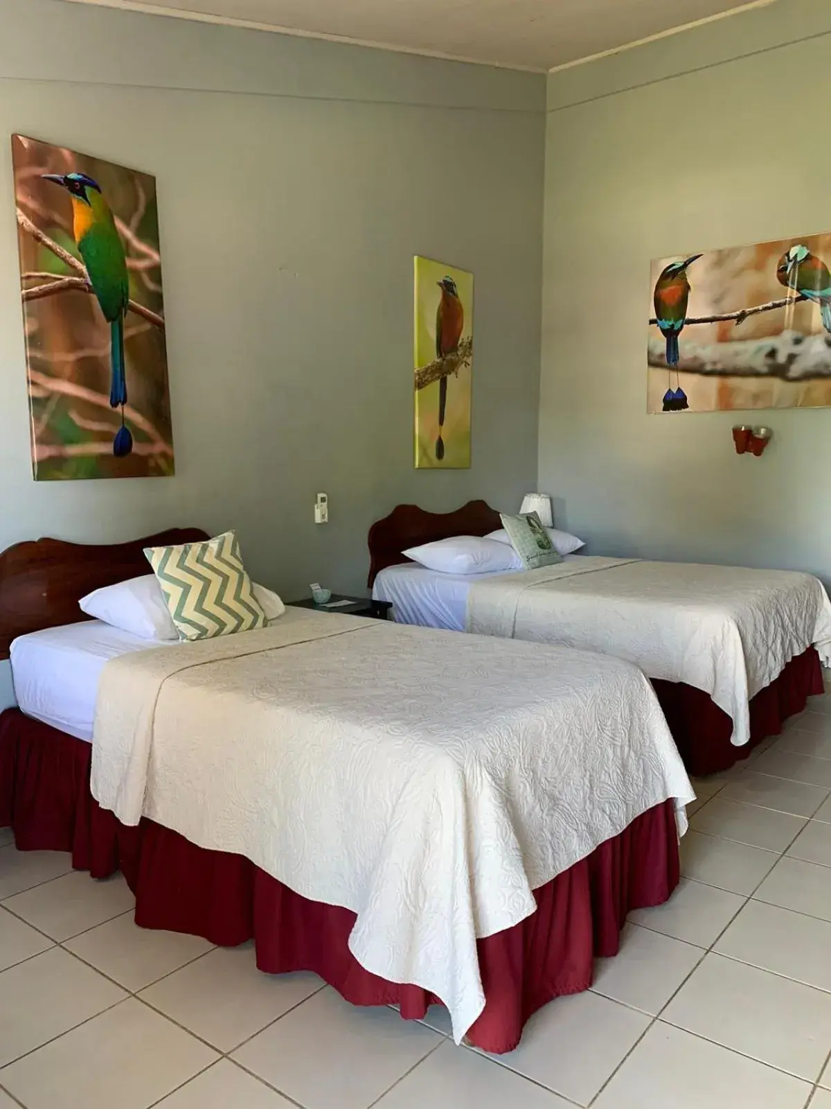 Bed in Hotel Divisamar by LHR Bed in Hotel Divisamar by LHR