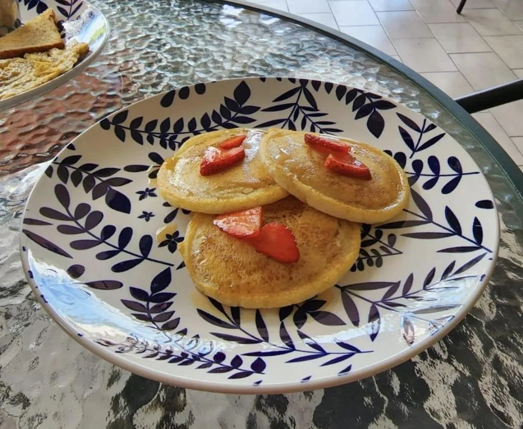 Restaurant/places to eat in Hotel Divisamar by LHR