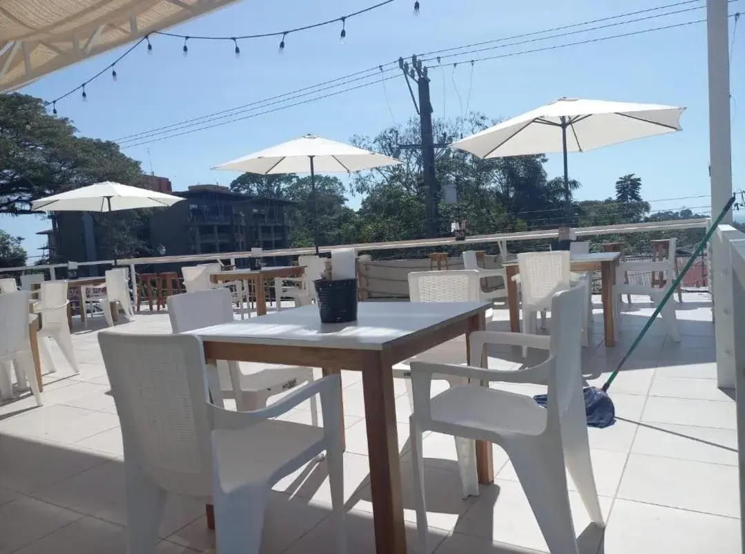 Restaurant/places to eat in Hotel Divisamar by LHR Restaurant/places to eat in Hotel Divisamar by LHR