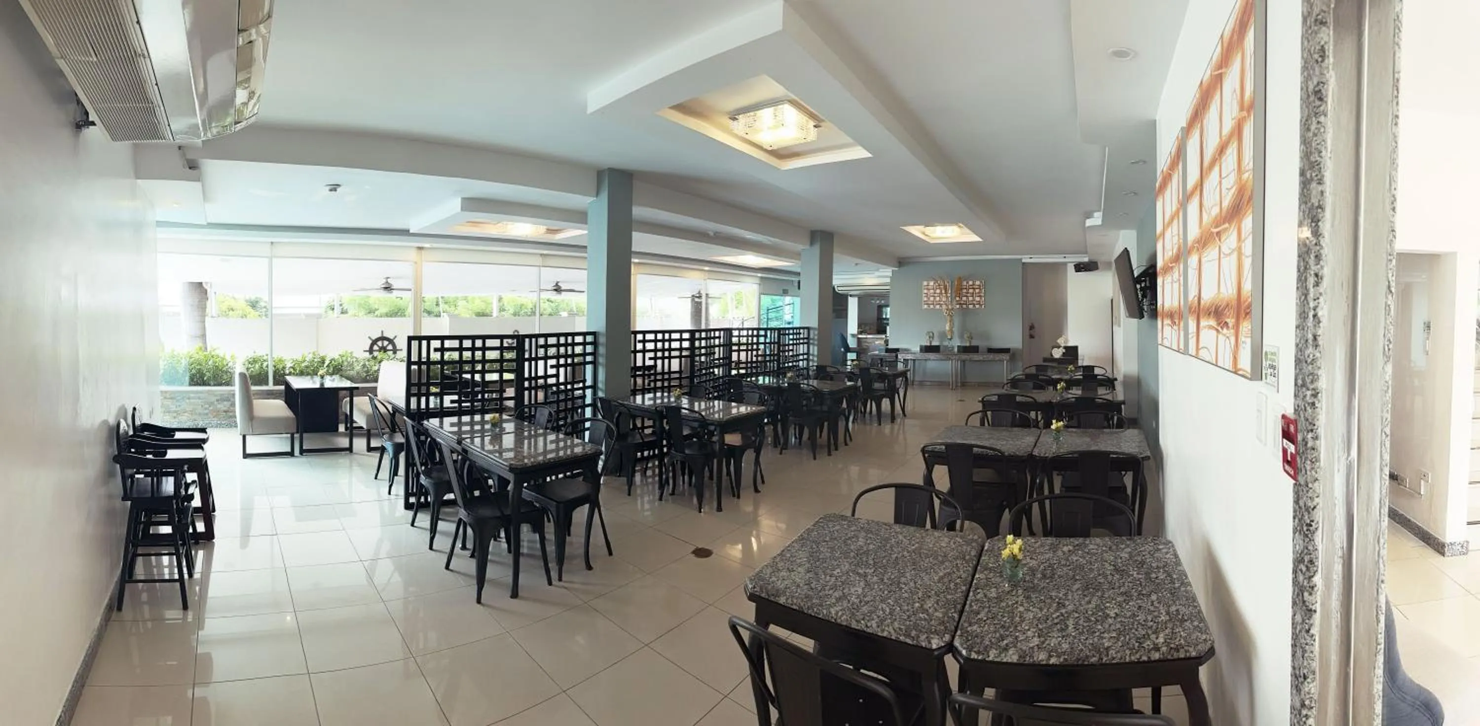 Restaurant/places to eat in Hotel Mar Azul