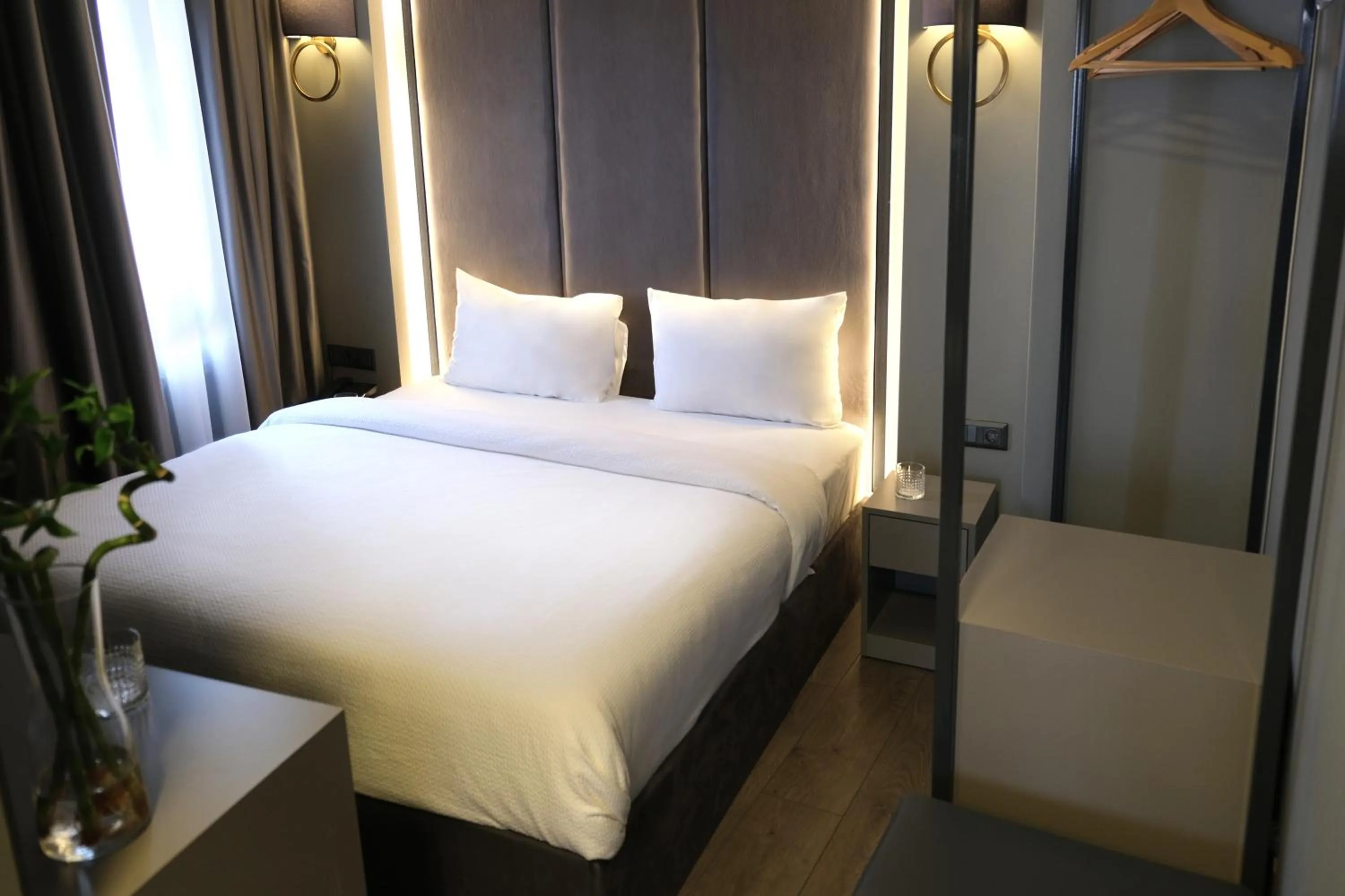 Bed in Dilens Bosphorus Hotel