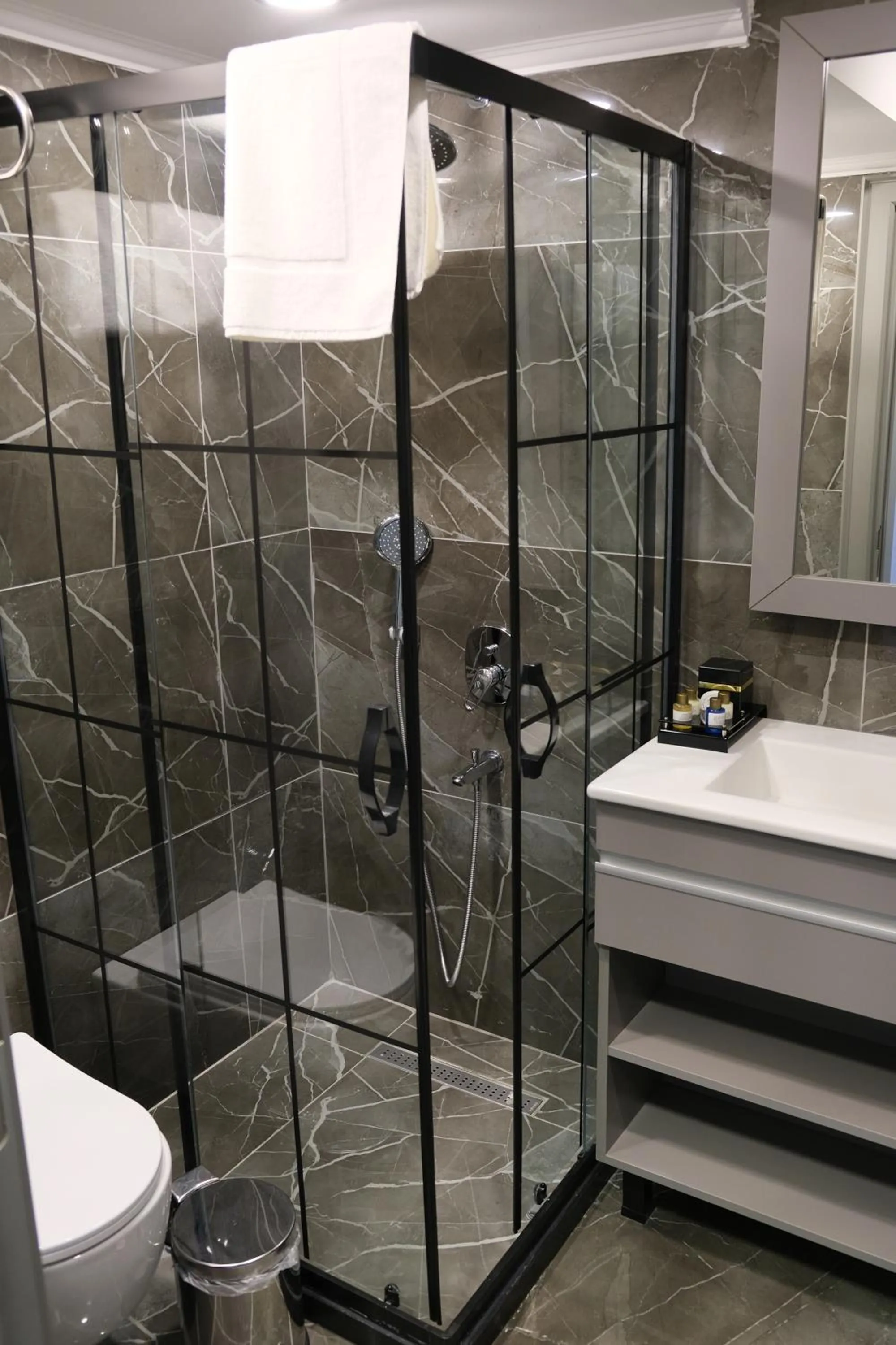 Bathroom in Dilens Bosphorus Hotel