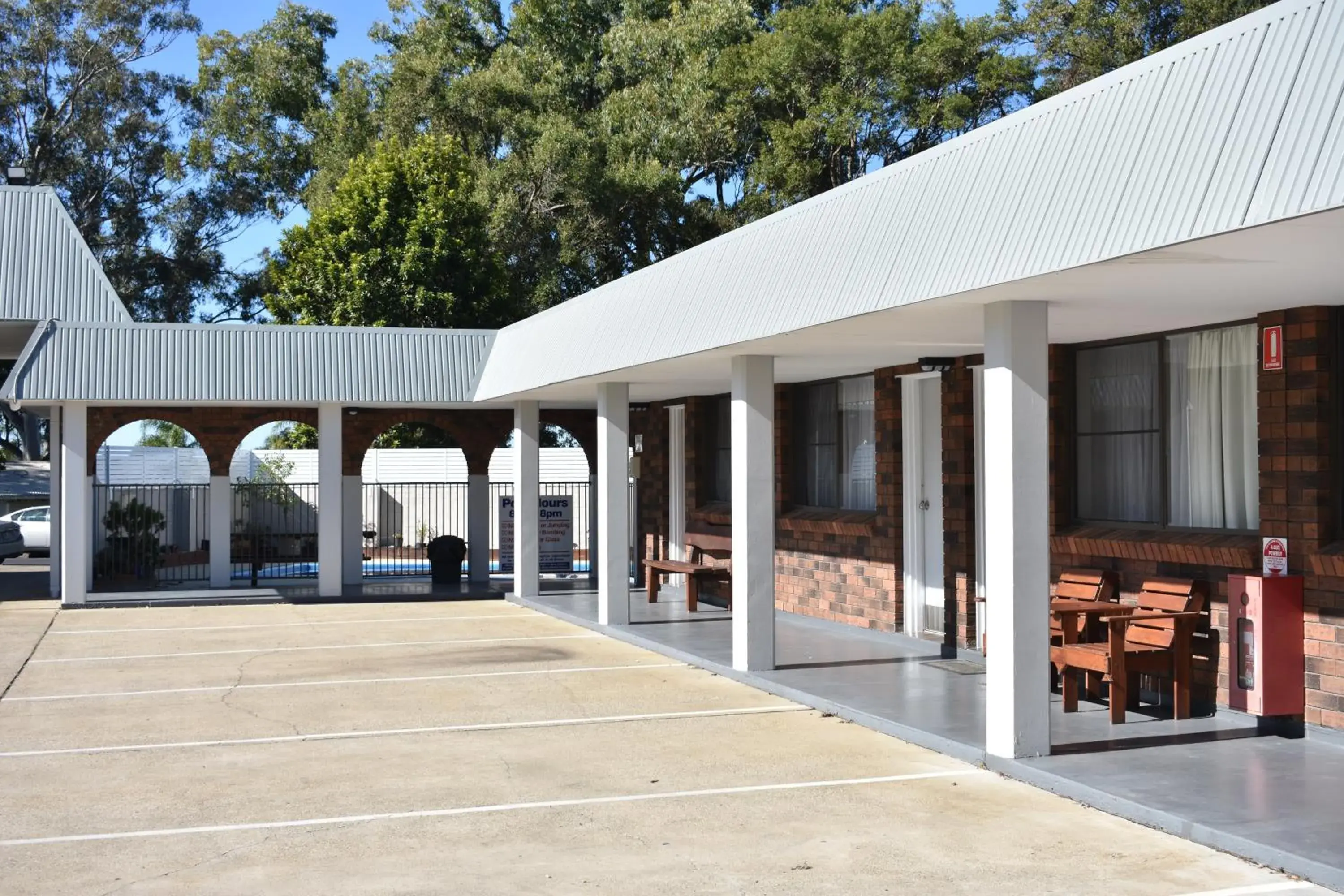 Pool view in Best Western Parkside Motor Inn Pool view in Best Western Parkside Motor Inn
