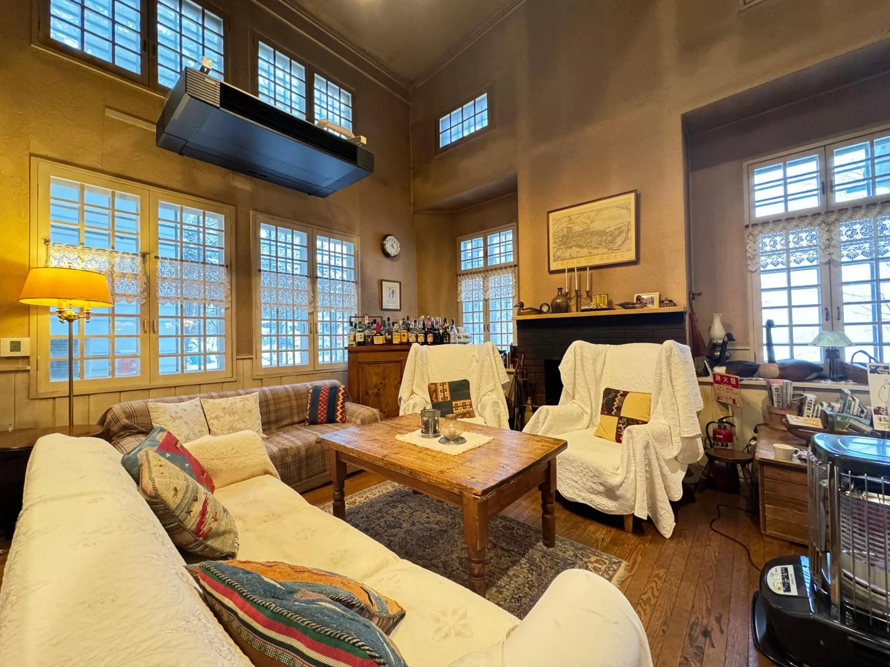 Communal lounge/ TV room in Country Inn Orchard House