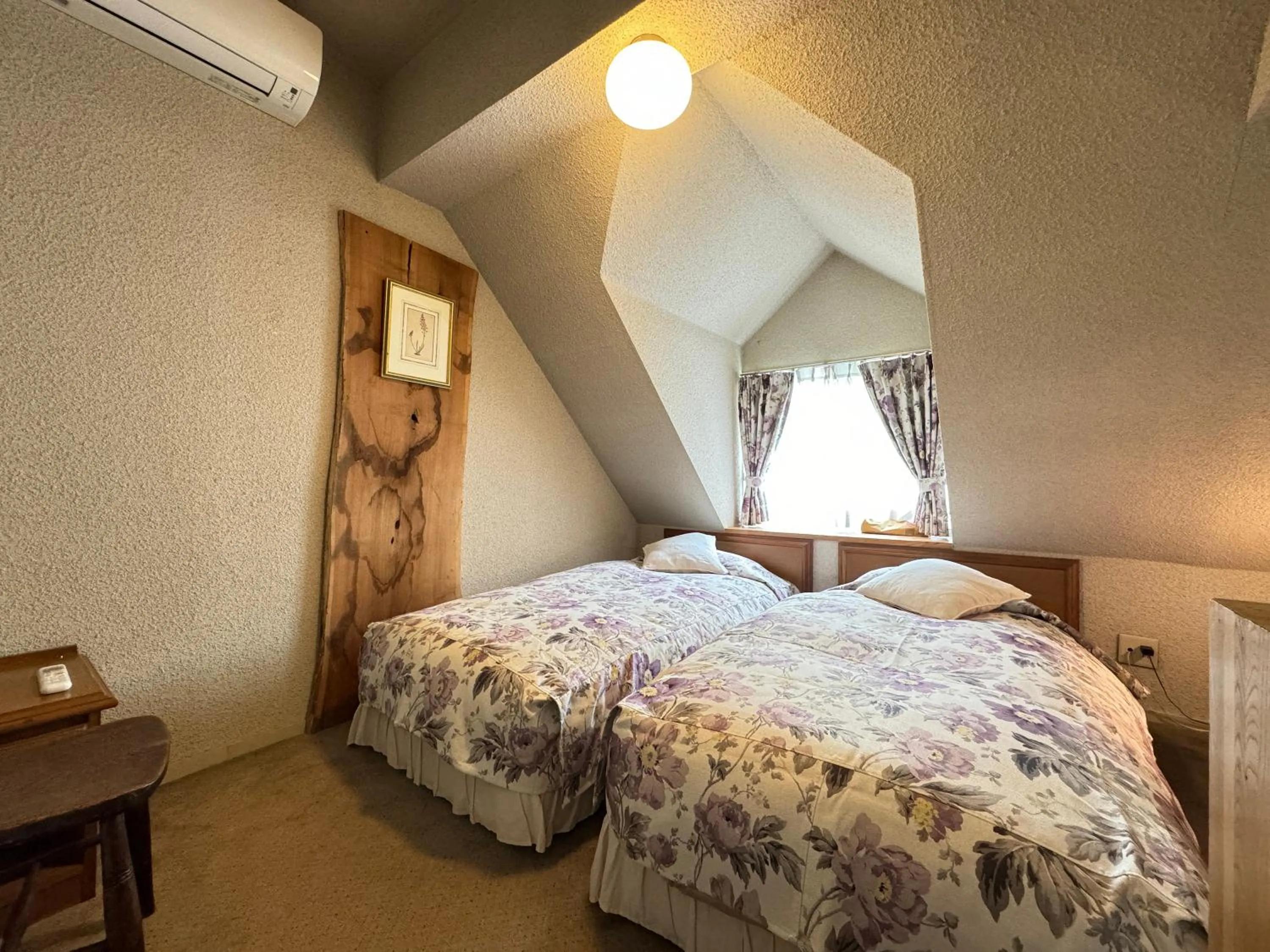 Bed in Country Inn Orchard House