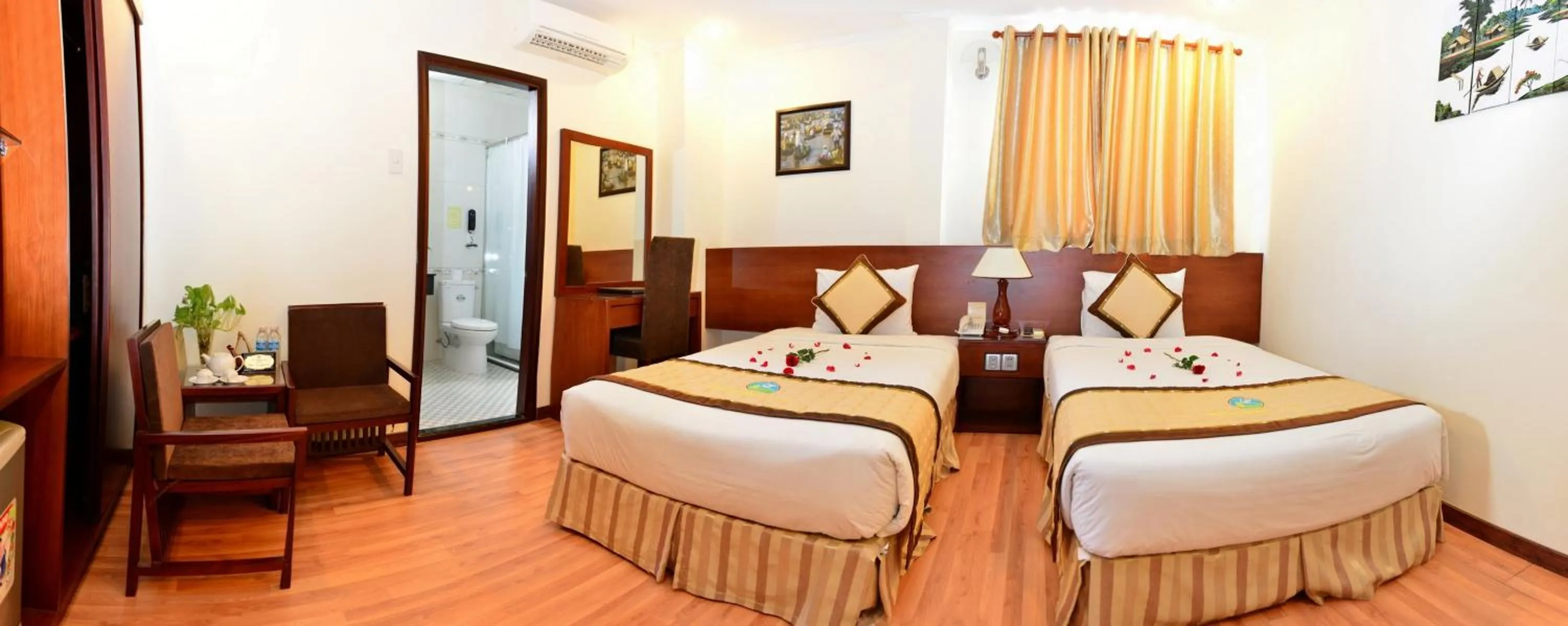 bunk bed, Bed in Hau Giang Hotel