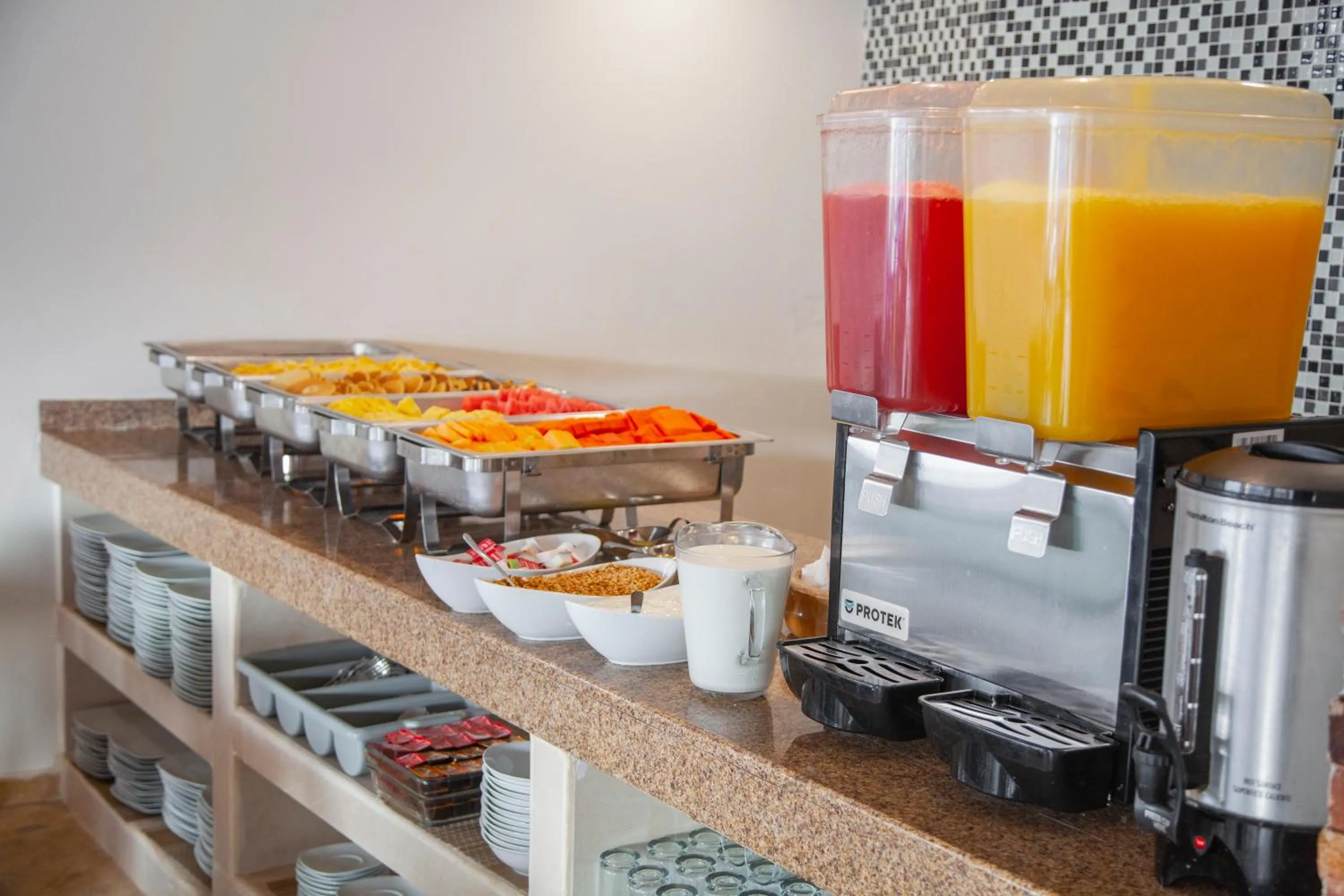 Restaurant/places to eat in Mayev Express