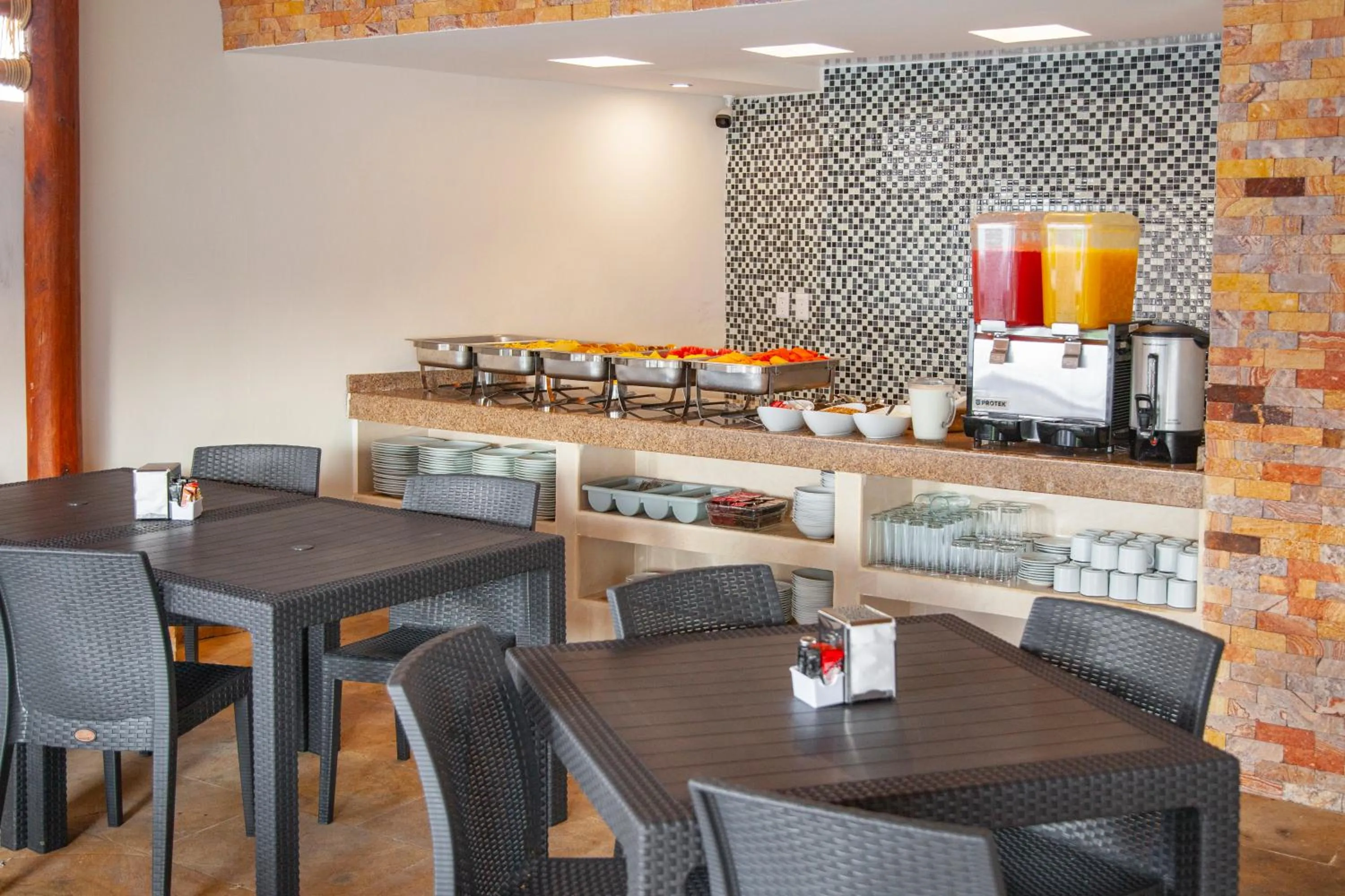 Breakfast in Mayev Express