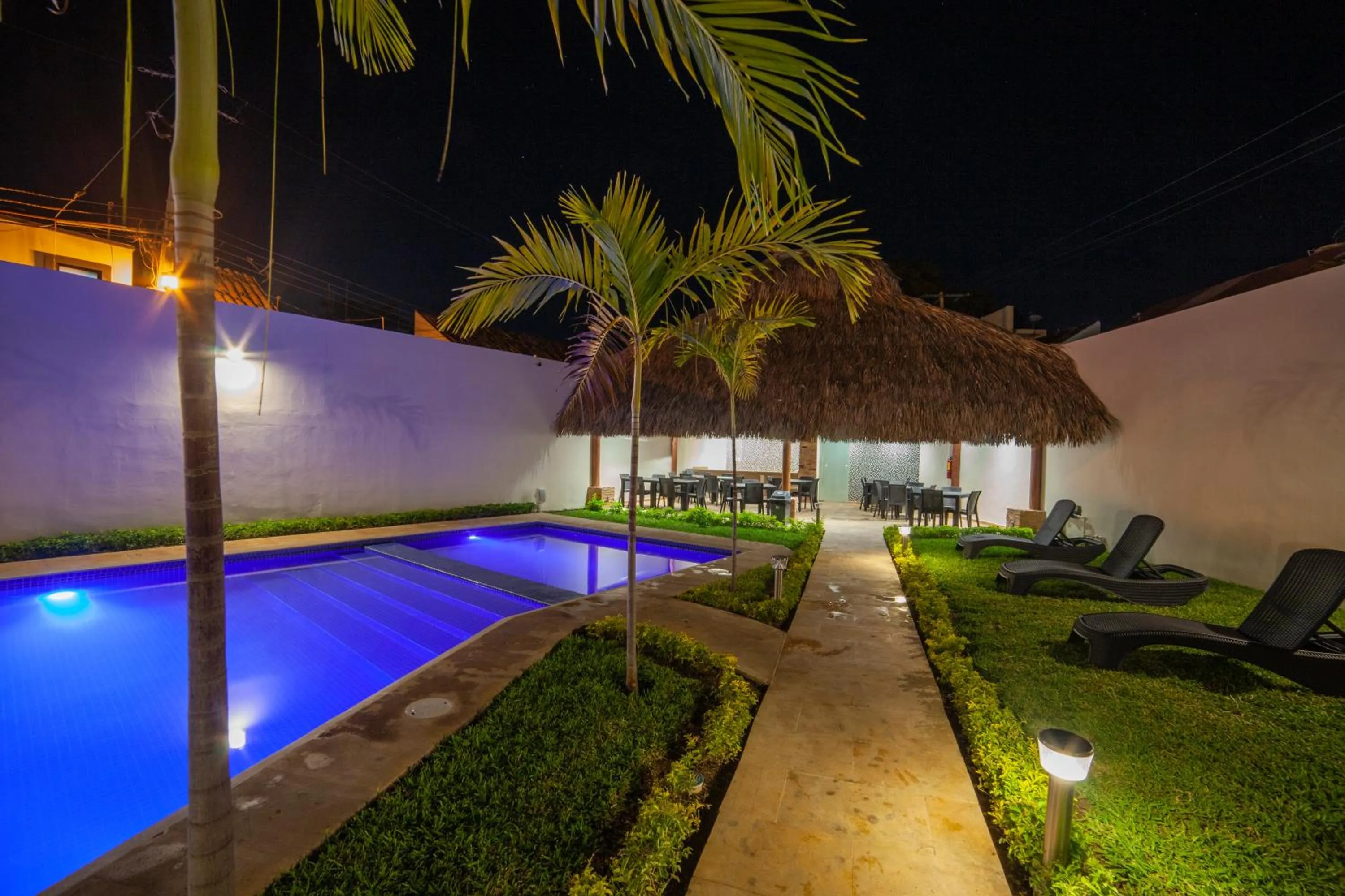 Swimming pool in Mayev Express