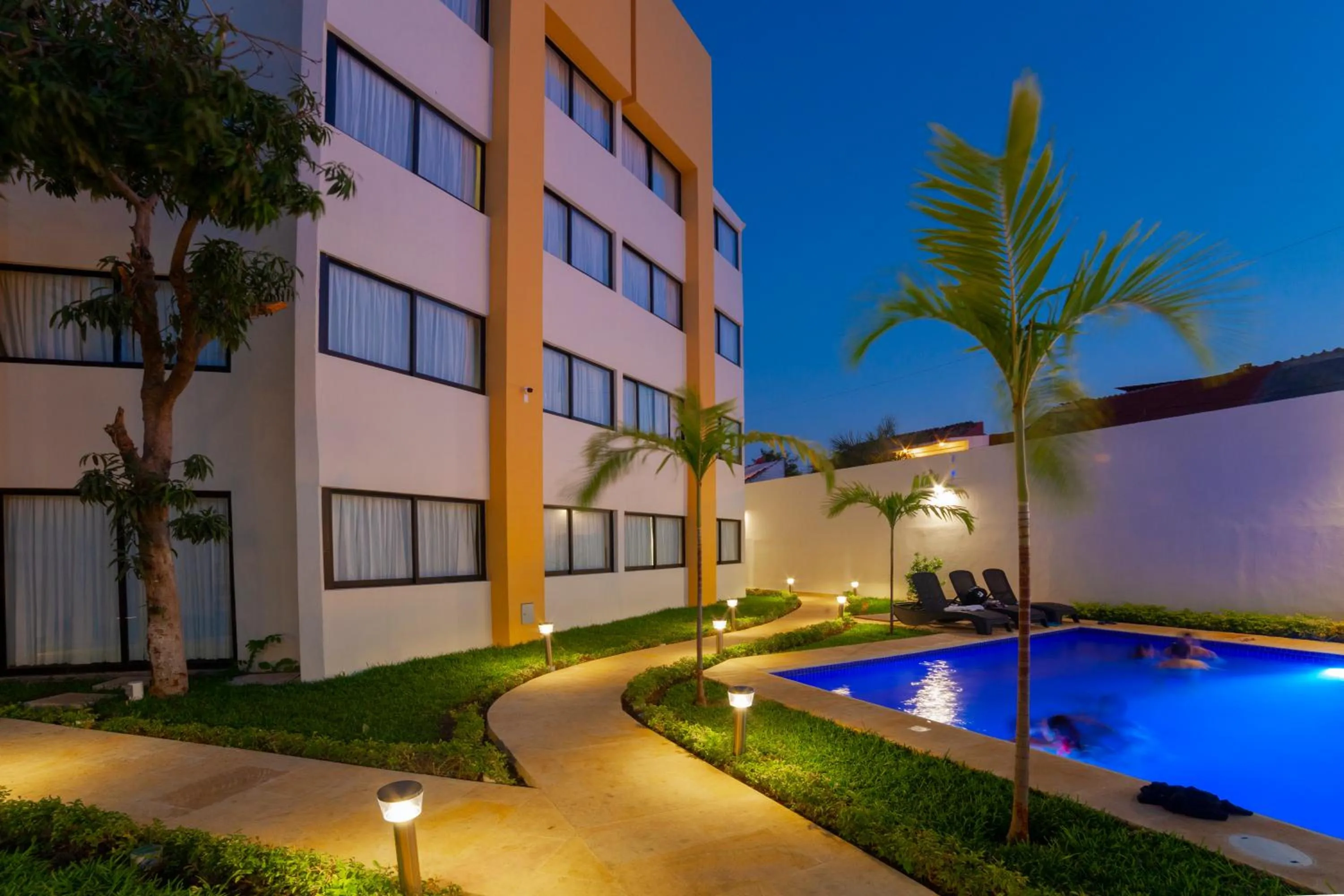 Swimming pool in Mayev Express