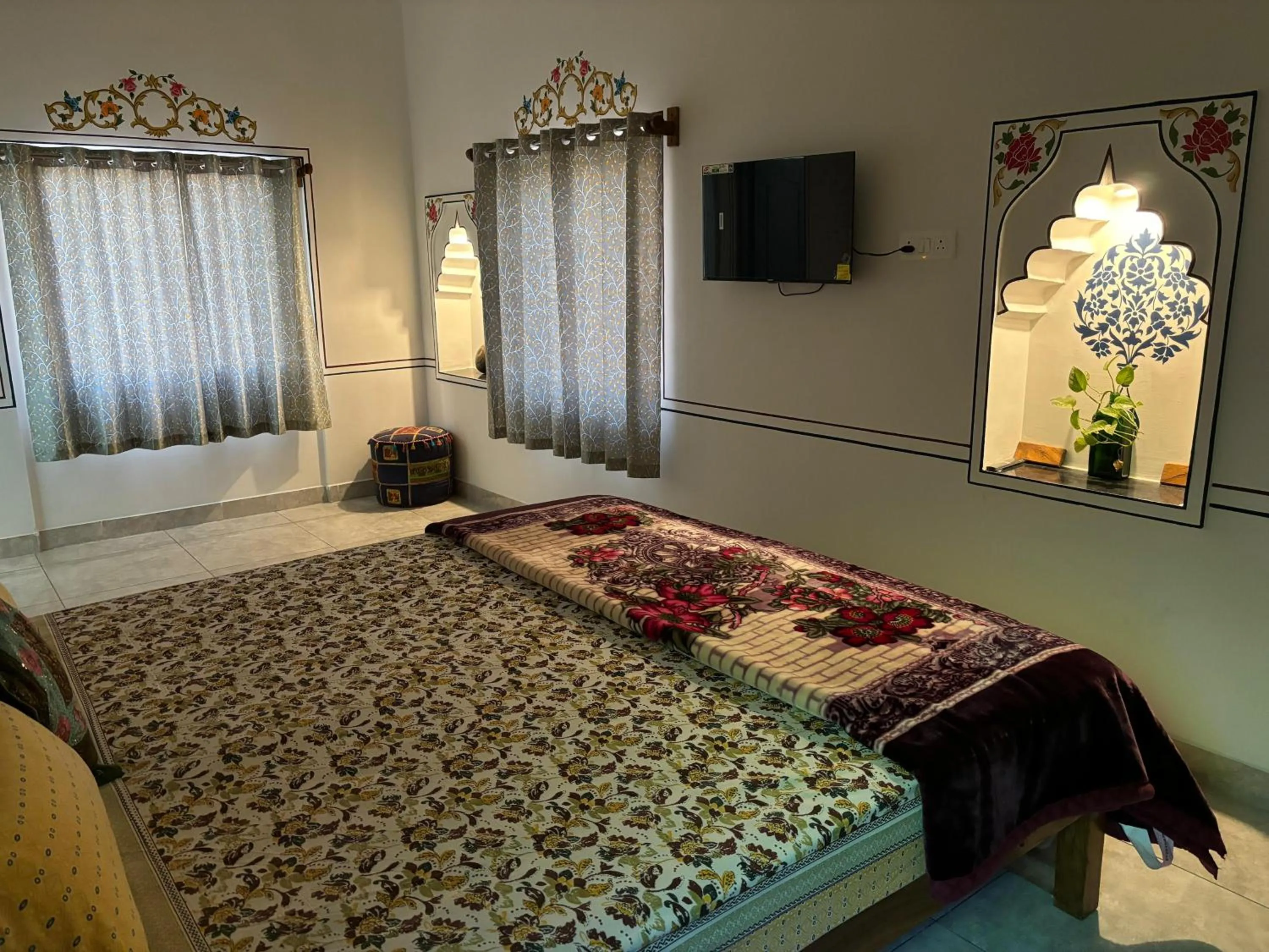 Bed in Hotel tulsi palace