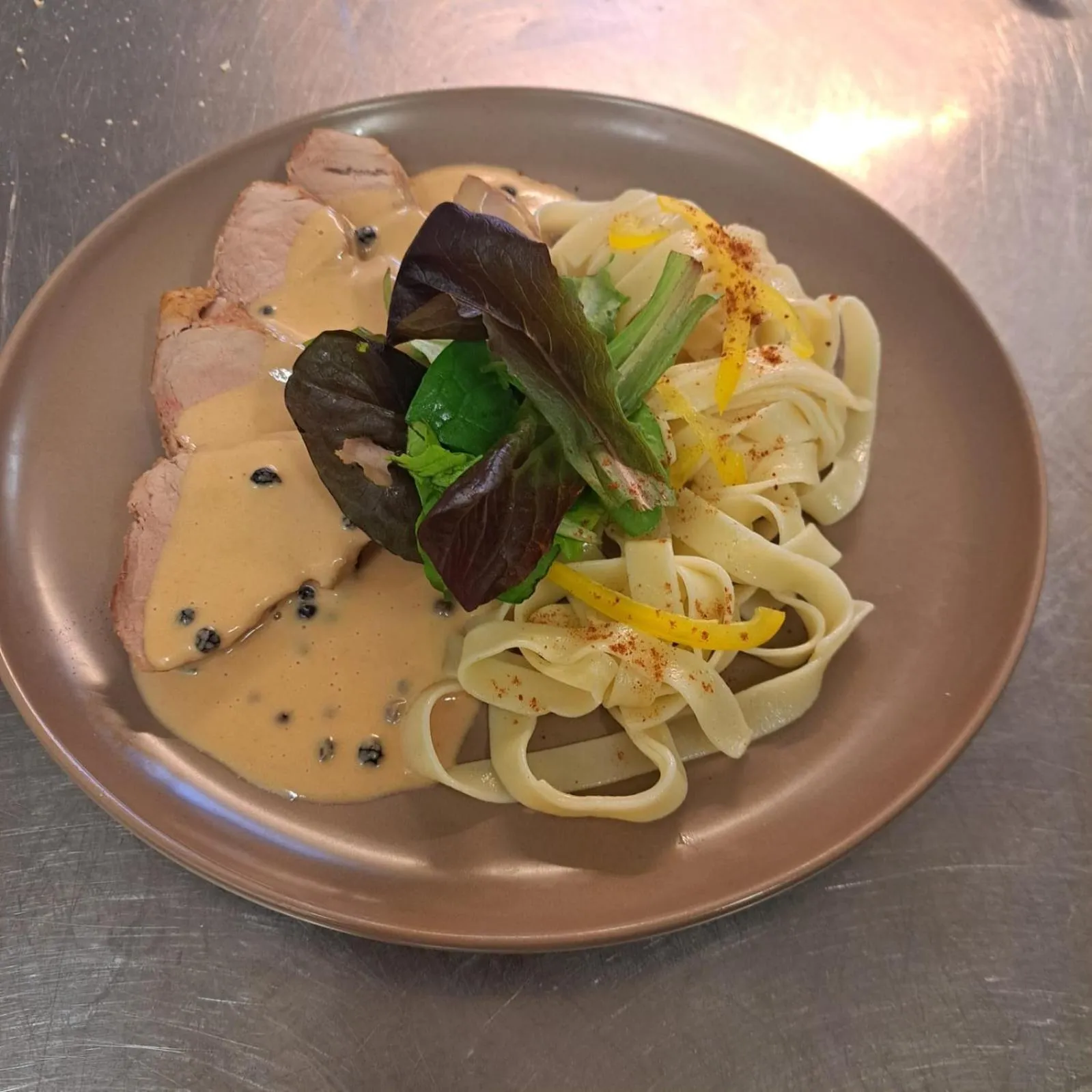 Restaurant/places to eat in Hôtel Inn Design Resto Novo Montargis