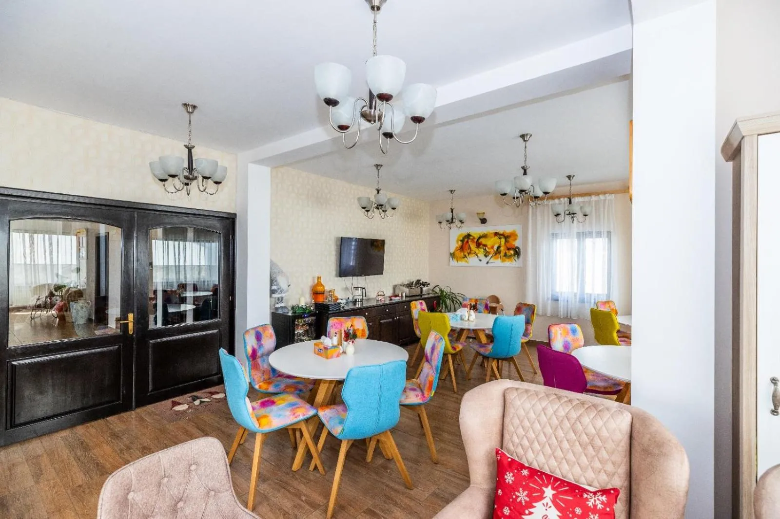 Restaurant/places to eat in VILA LUCA-Hotel