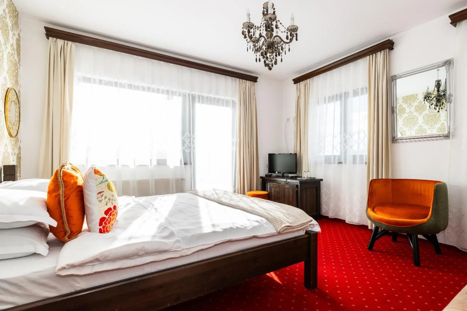 Photo of the whole room, Bed in VILA LUCA-Hotel