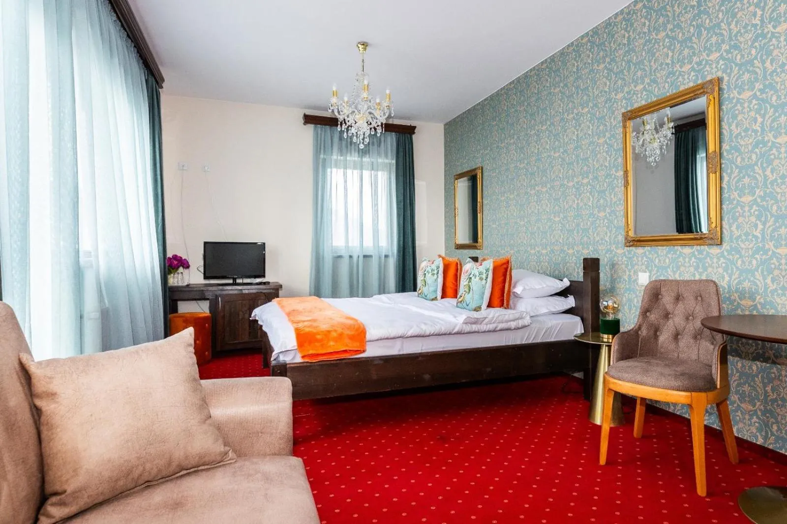 Photo of the whole room, Bed in VILA LUCA-Hotel