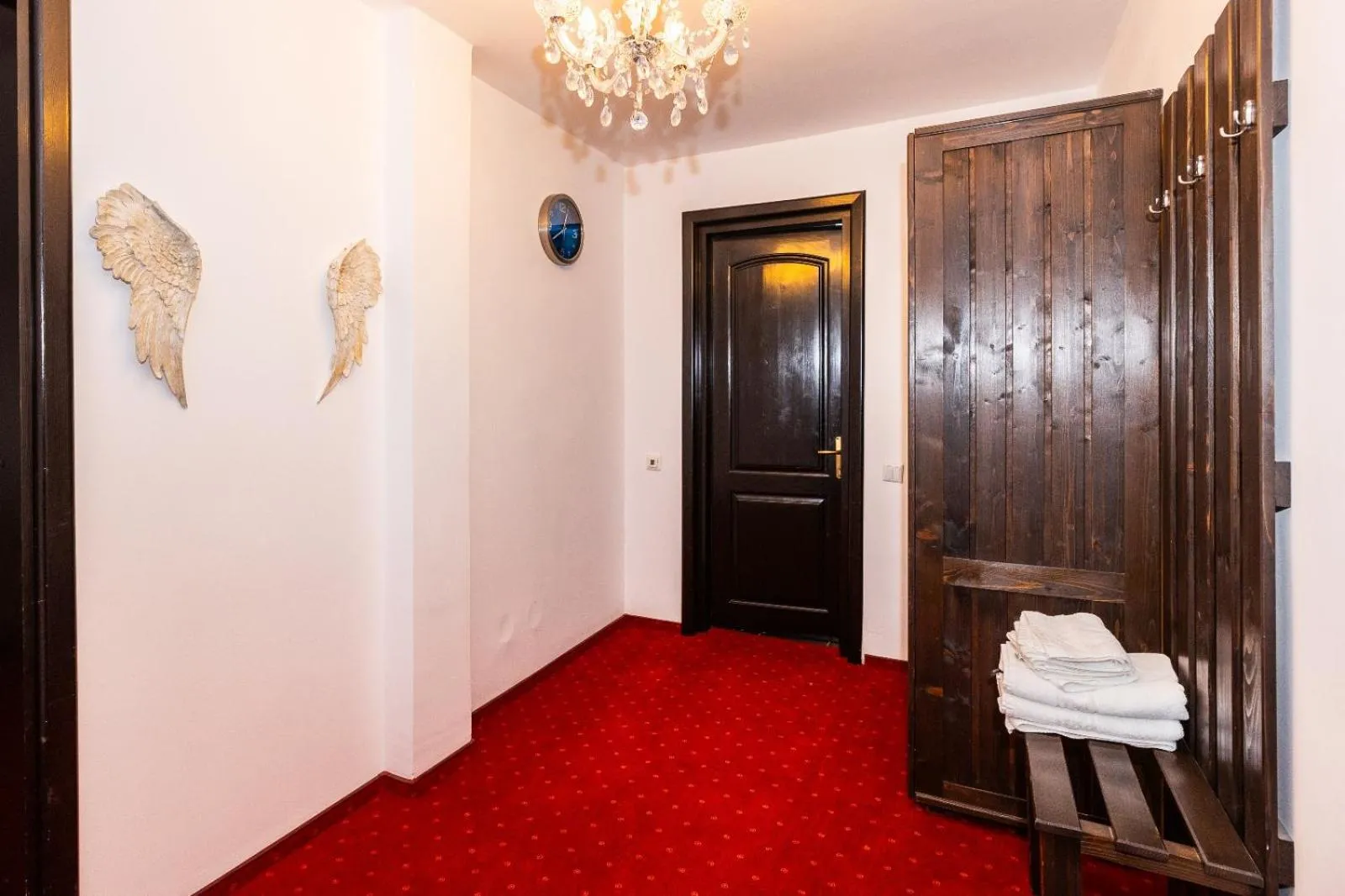 wardrobe in VILA LUCA-Hotel