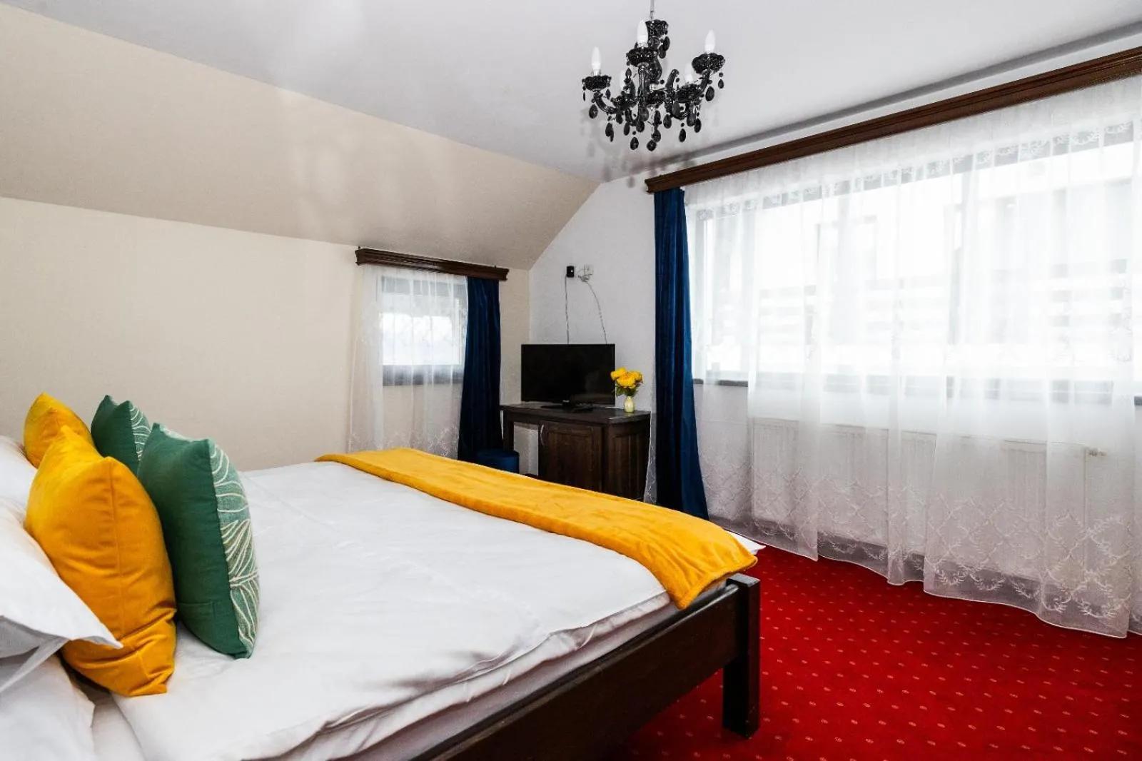 Photo of the whole room, Bed in VILA LUCA-Hotel