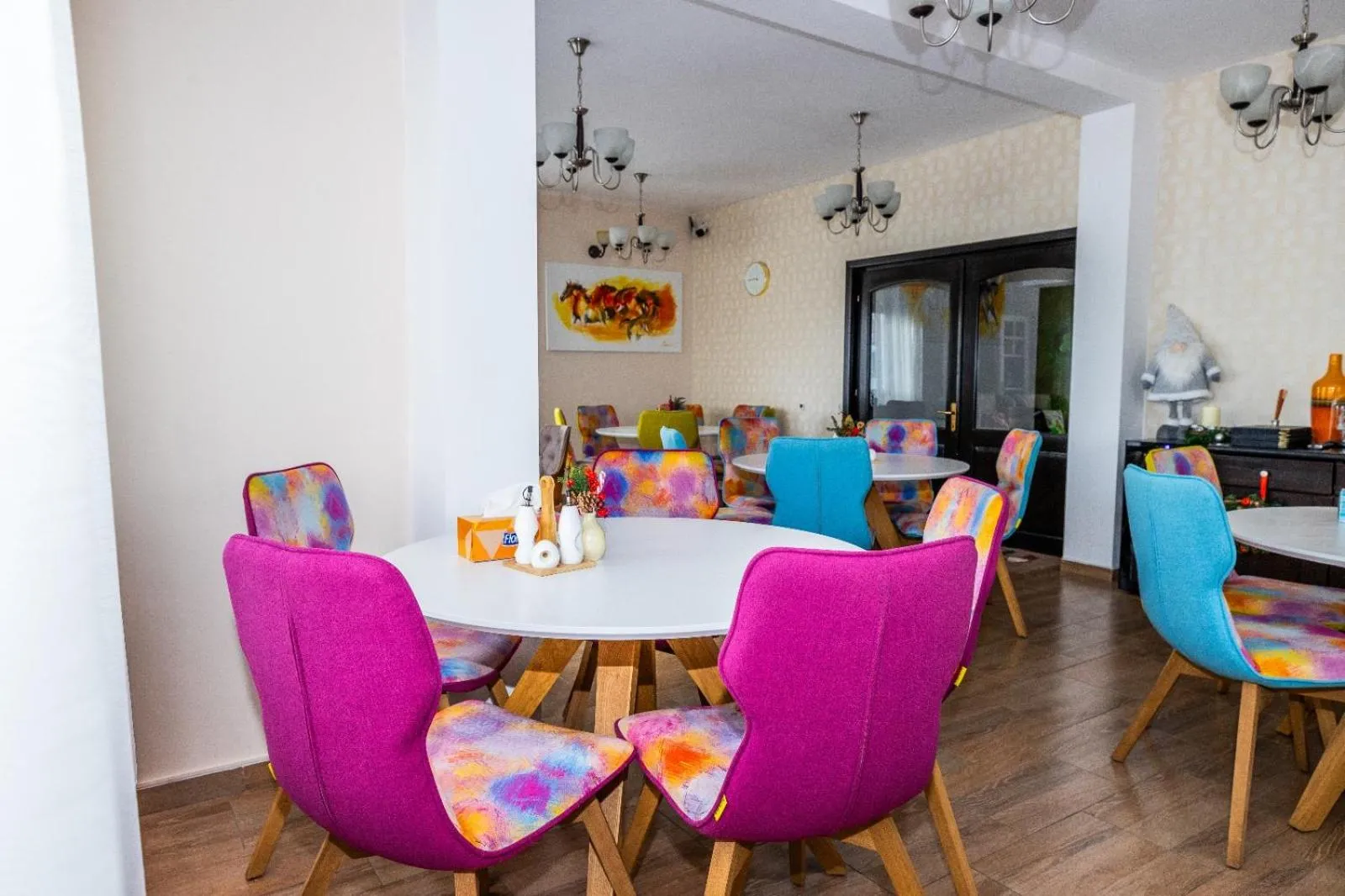 Restaurant/places to eat in VILA LUCA-Hotel