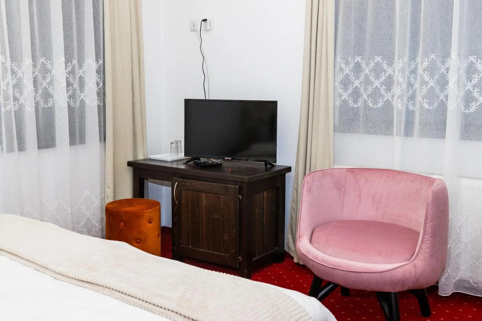TV and multimedia in VILA LUCA-Hotel