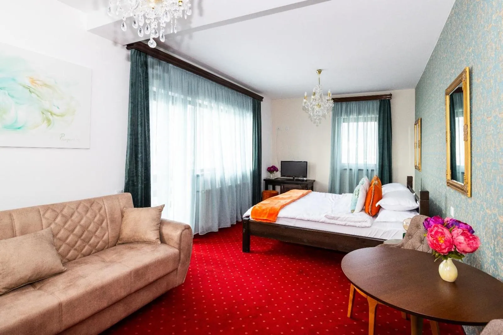 TV and multimedia, Bed in VILA LUCA-Hotel