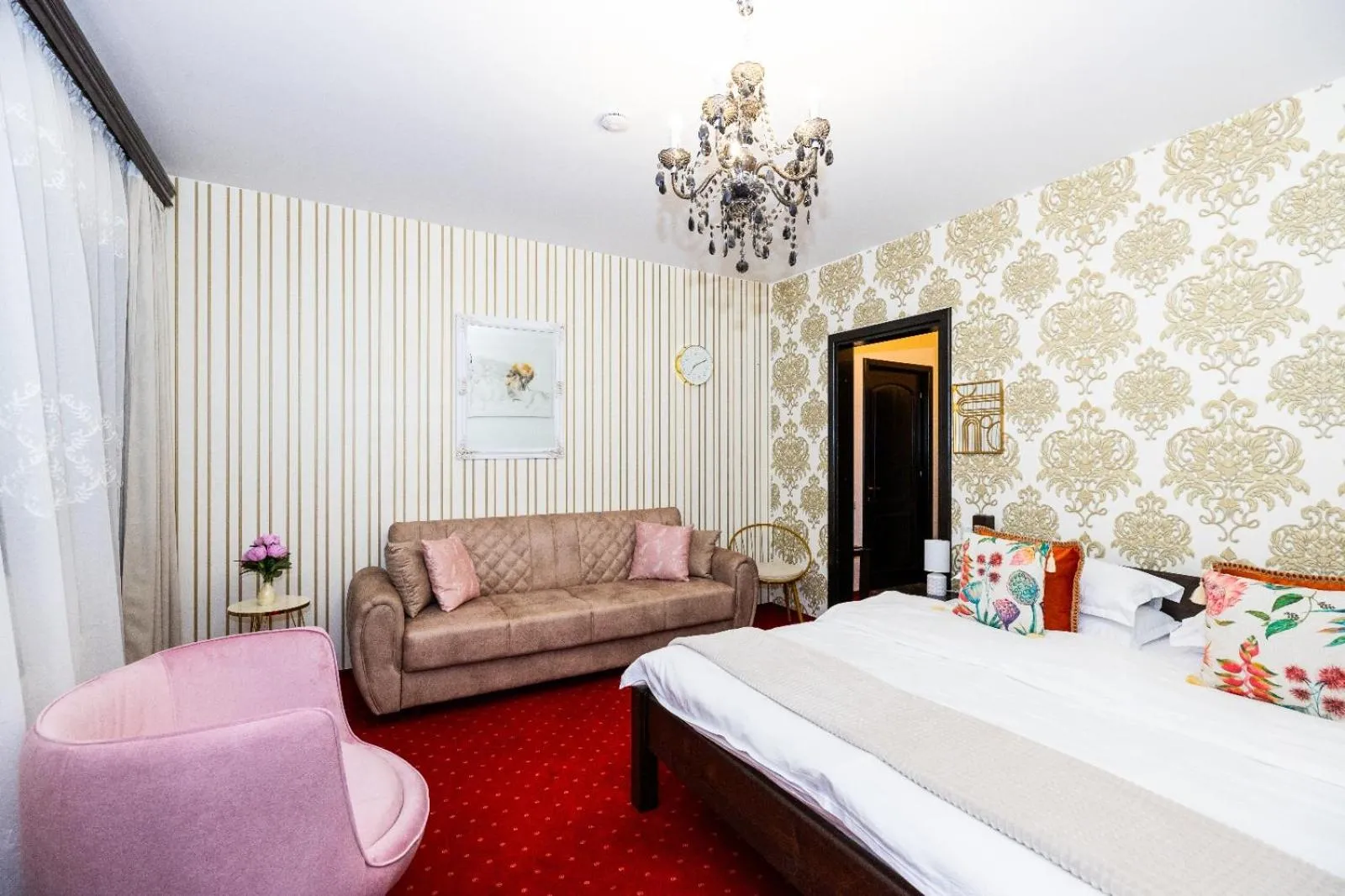 Photo of the whole room, Bed in VILA LUCA-Hotel