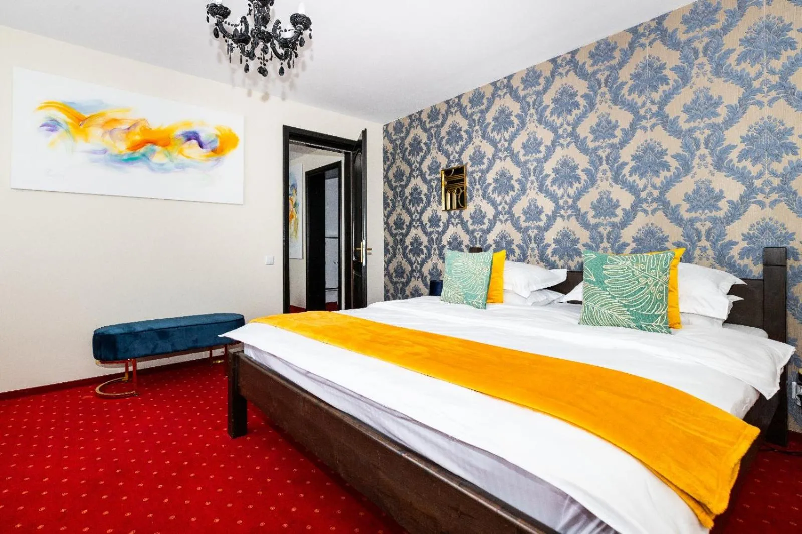 Photo of the whole room, Bed in VILA LUCA-Hotel