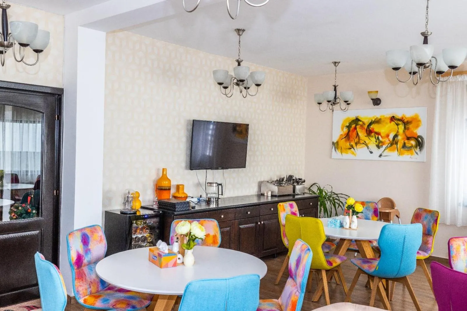 Restaurant/places to eat in VILA LUCA-Hotel