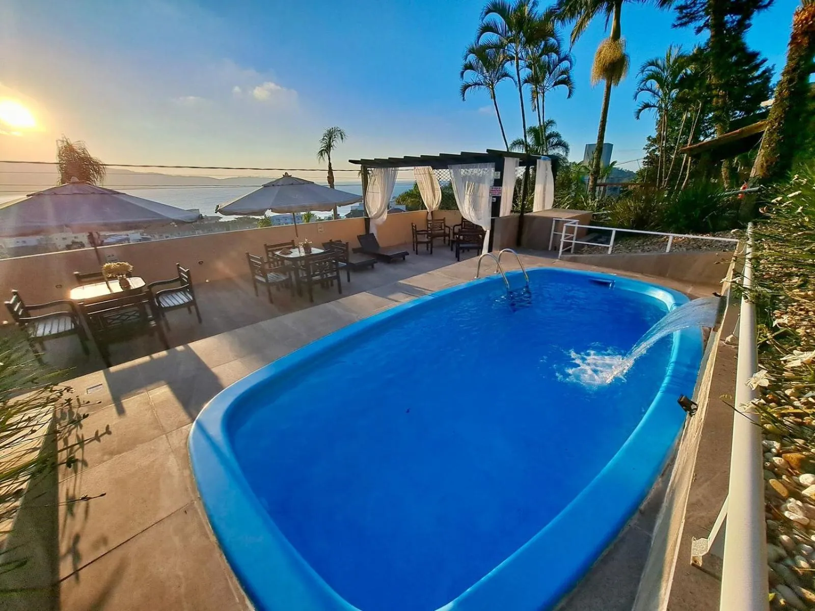 Swimming pool in Pousada Vila do Navegante