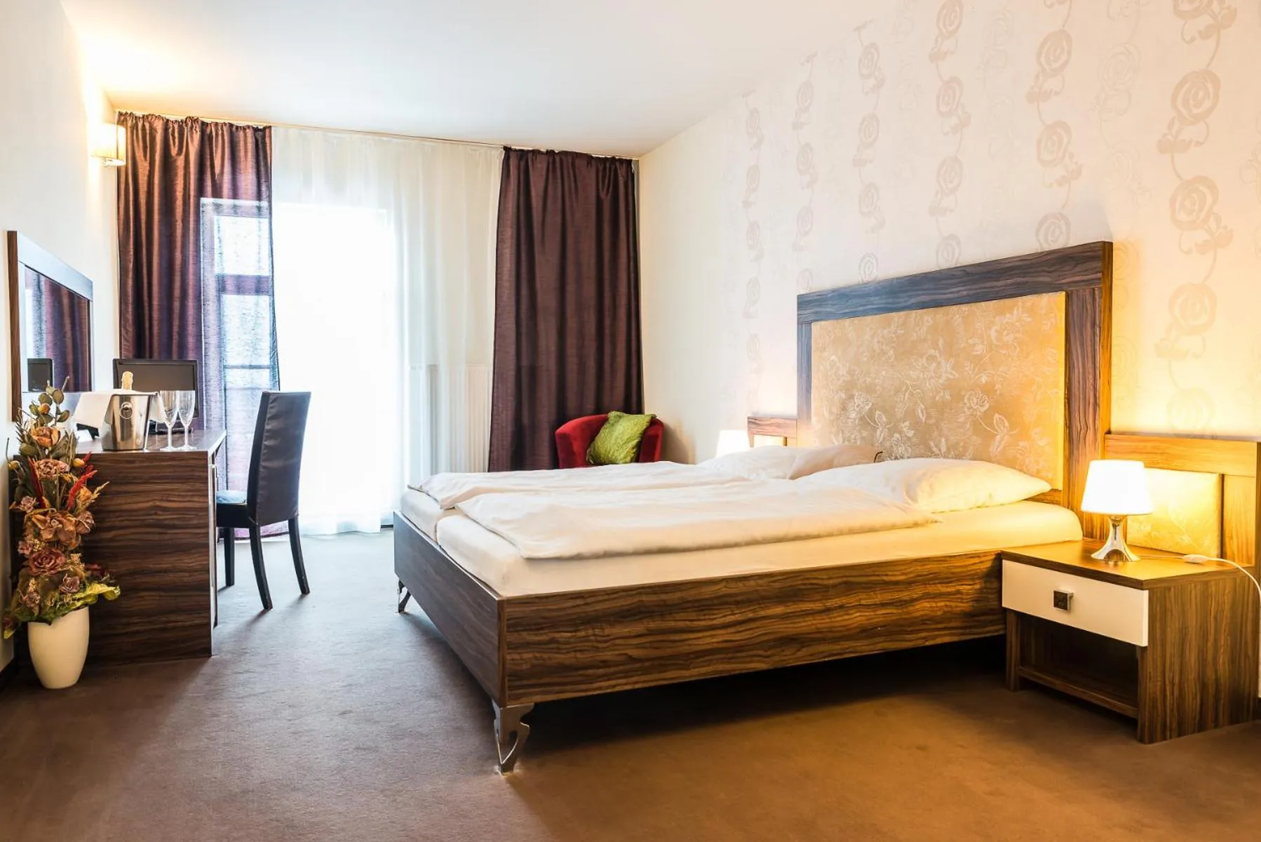 Deluxe Double or Twin Room - single occupancy in Hotel Dastan