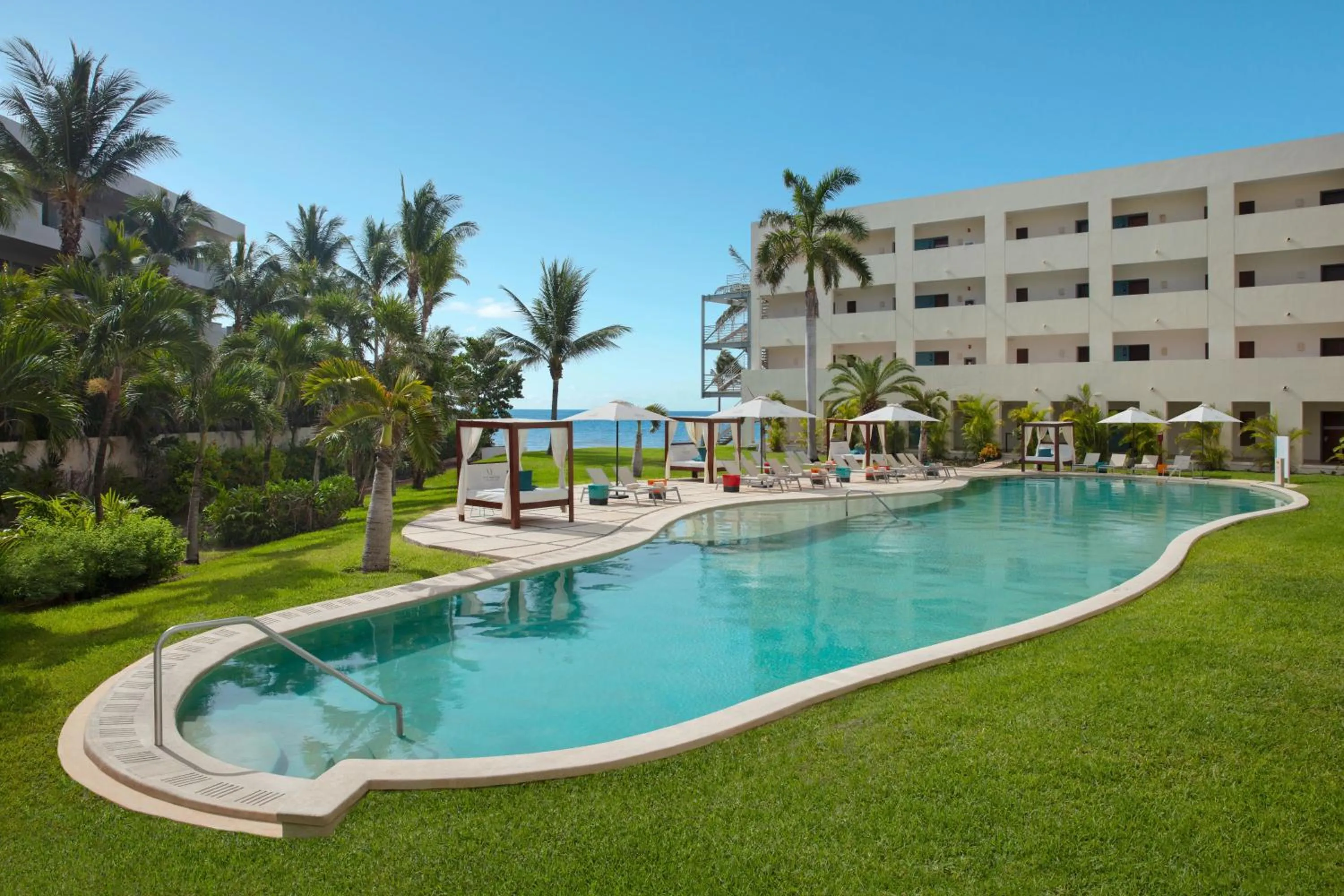 Swimming pool in Hyatt Ziva Riviera Maya All-Inclusive