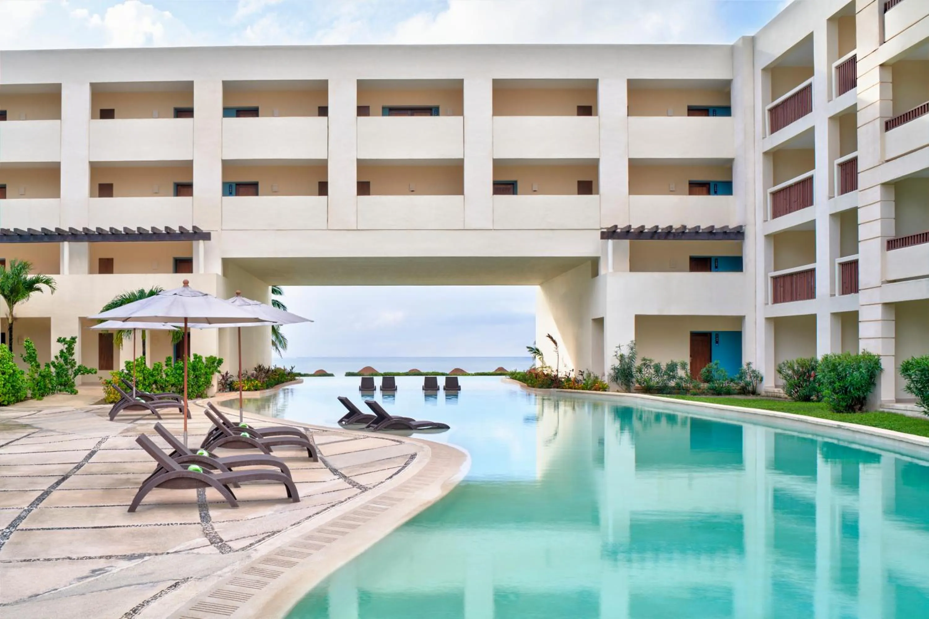 Swimming pool in Hyatt Ziva Riviera Maya All-Inclusive